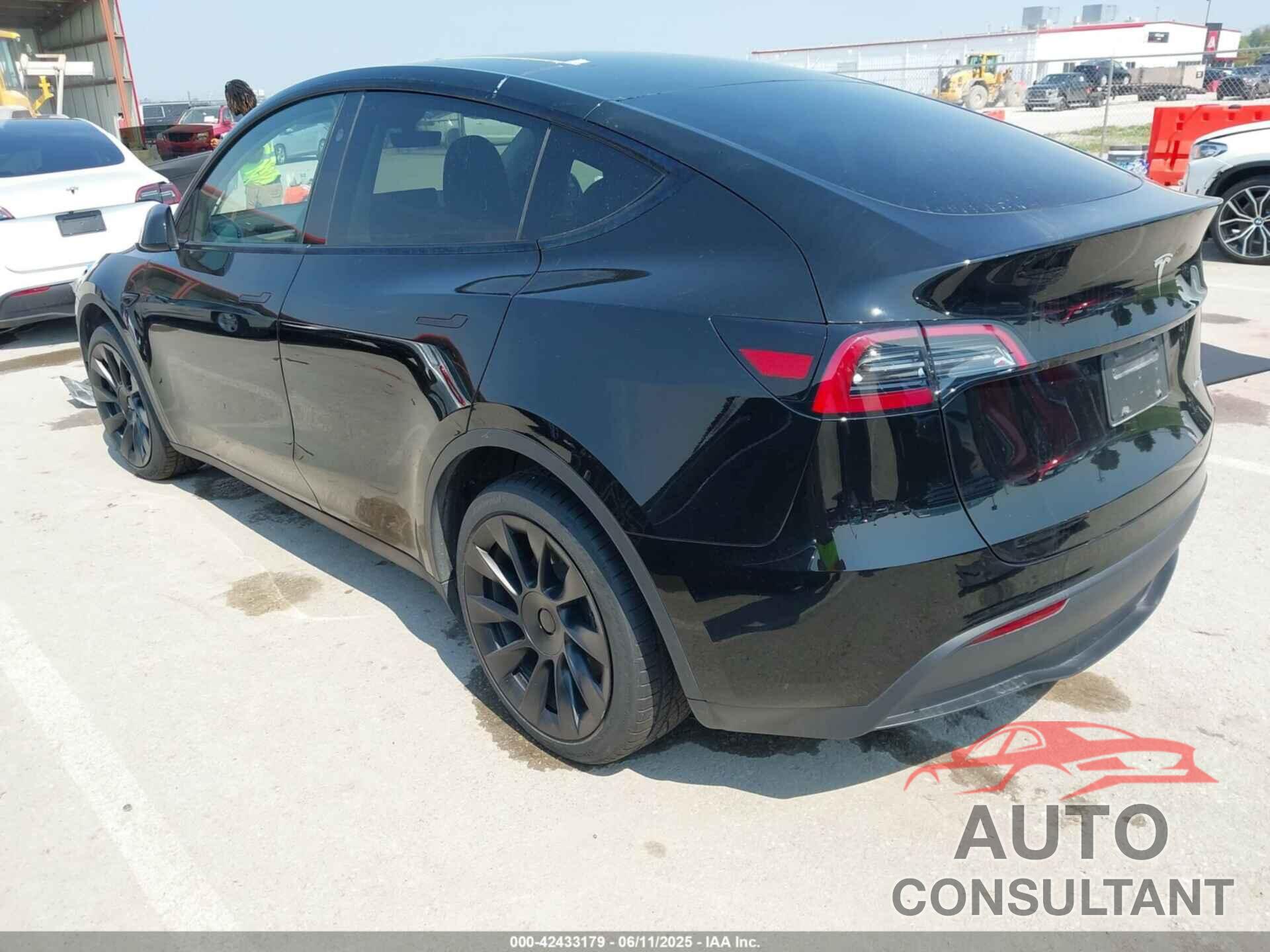 TESLA MODEL Y 2023 - 7SAYGDEEXPA179735