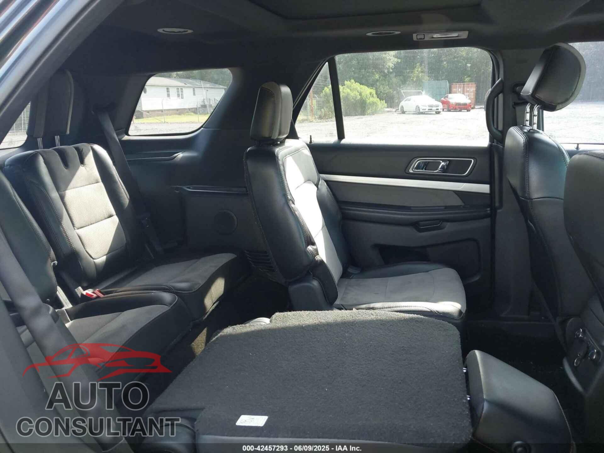 FORD EXPLORER 2017 - 1FM5K7D8XHGA92158