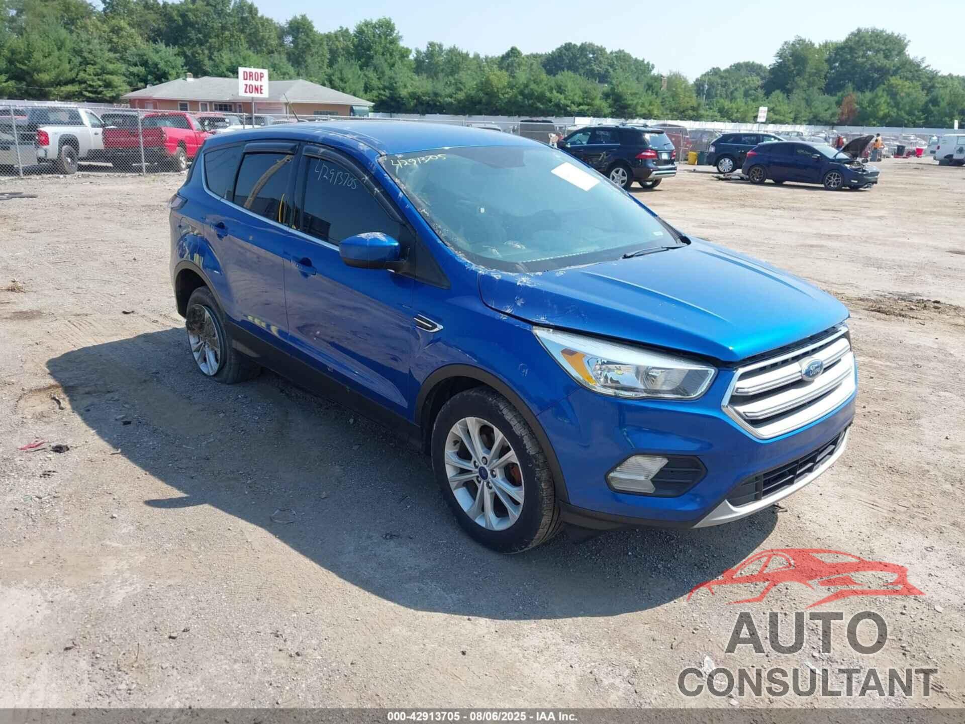 FORD ESCAPE 2017 - 1FMCU0GD9HUC08808