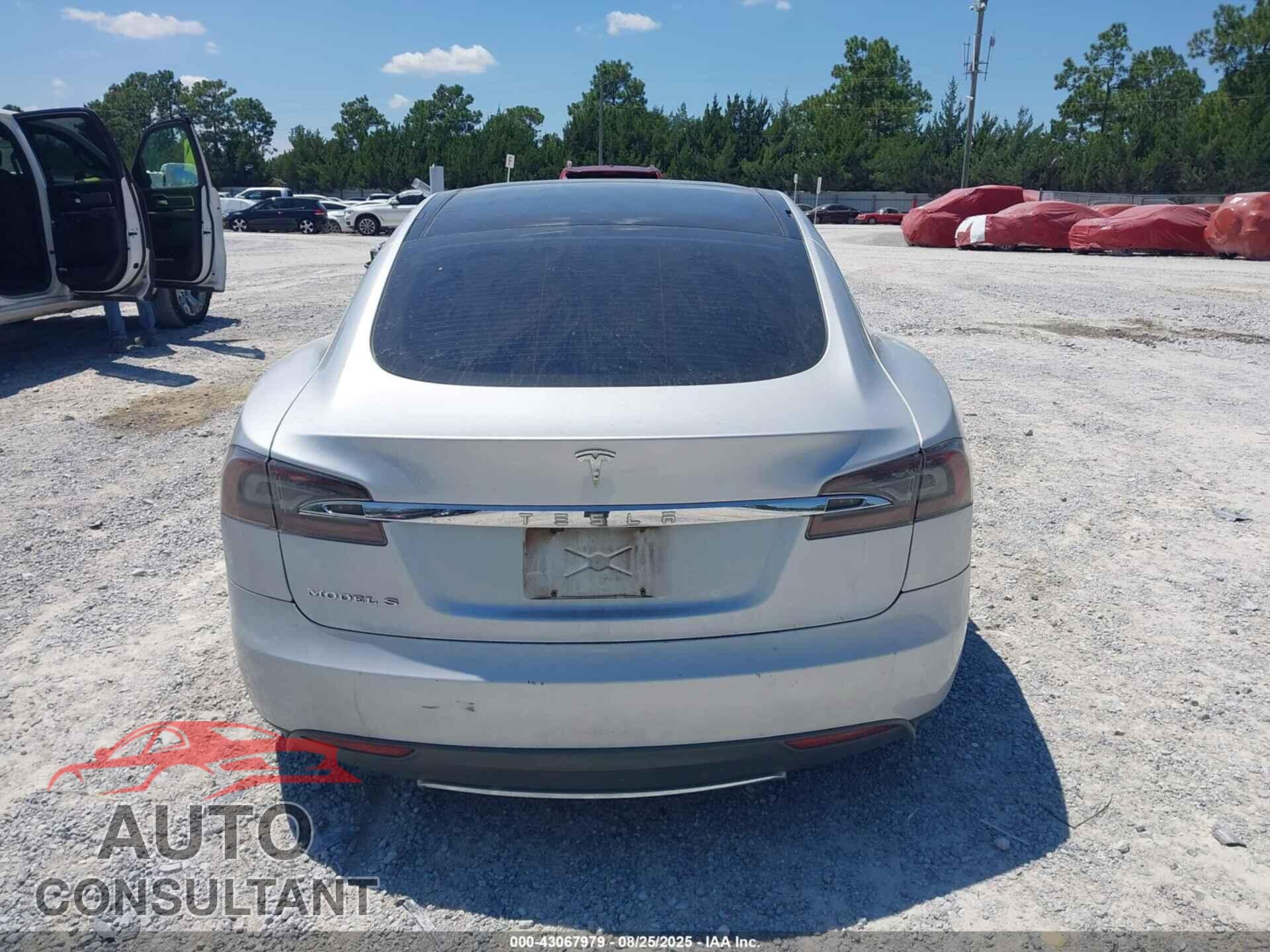 TESLA MODEL S 2013 - 5YJSA1DP8DFP06434