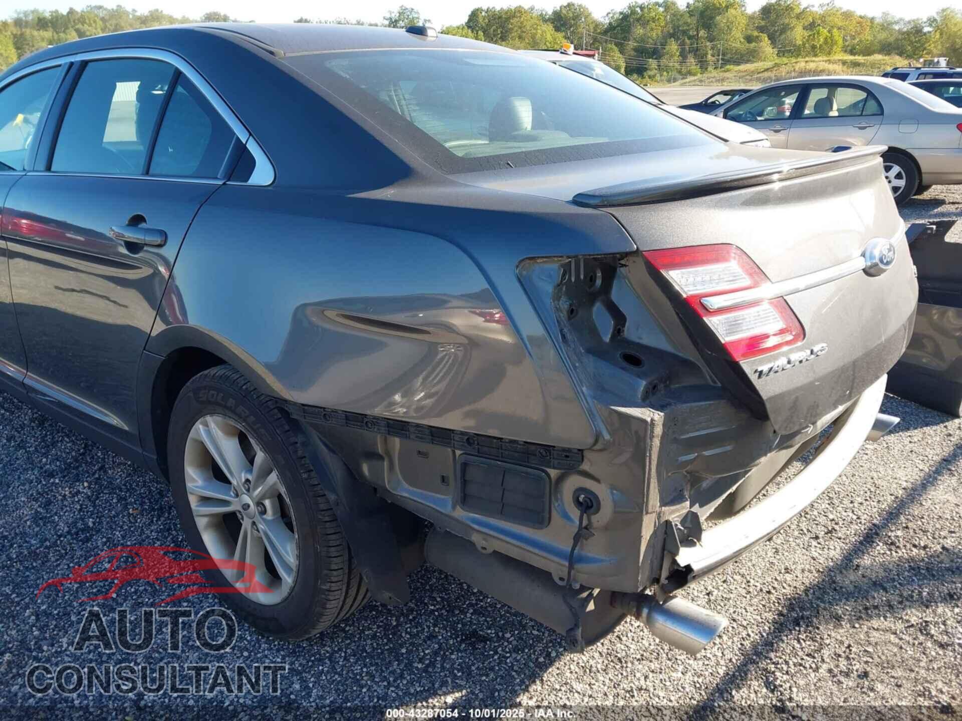 FORD TAURUS 2015 - 1FAHP2E85FG143637