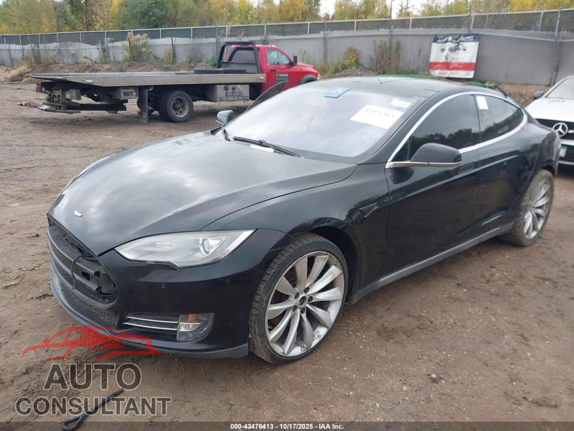 TESLA MODEL S 2014 - 5YJSA1H17EFP53011