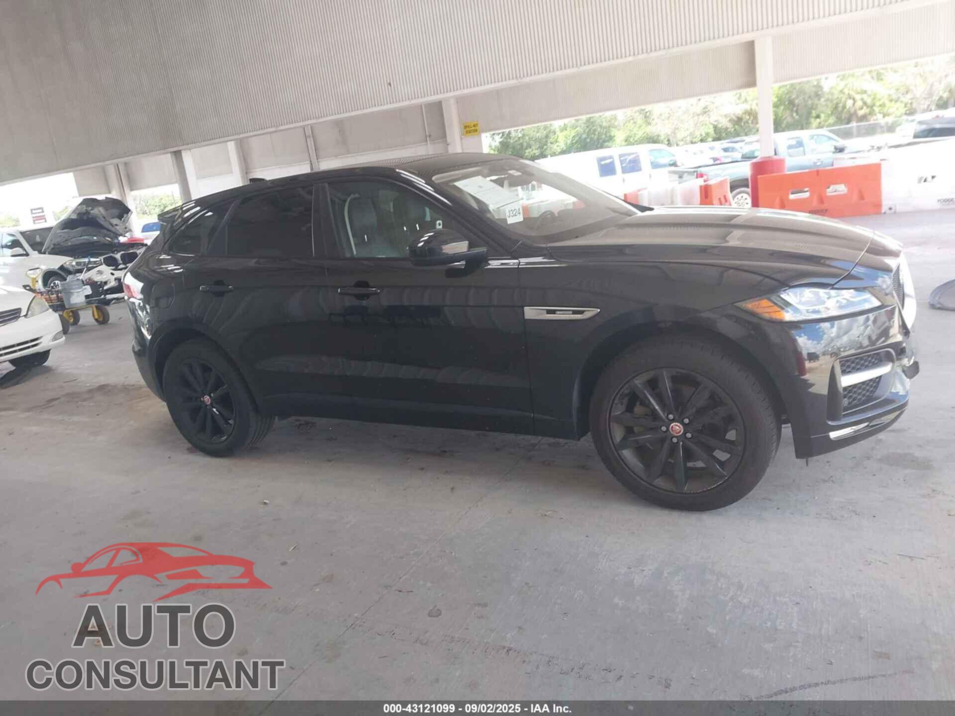 JAGUAR F-PACE 2017 - SADCL2BV2HA046965