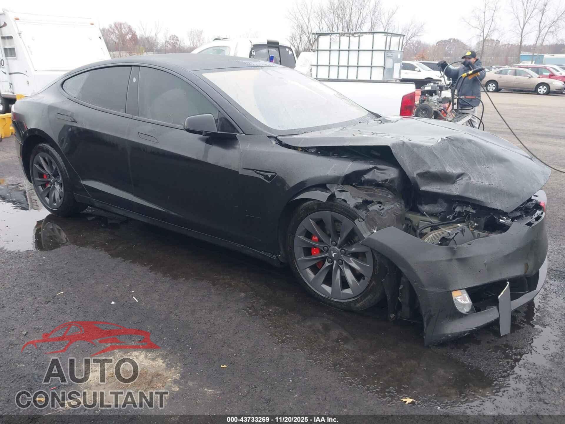 TESLA MODEL S 2018 - 5YJSA1E4XJF245141