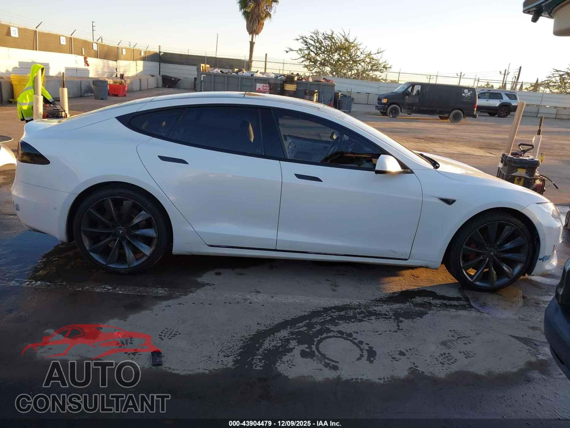 TESLA MODEL S 2016 - 5YJSA1E15GF158830