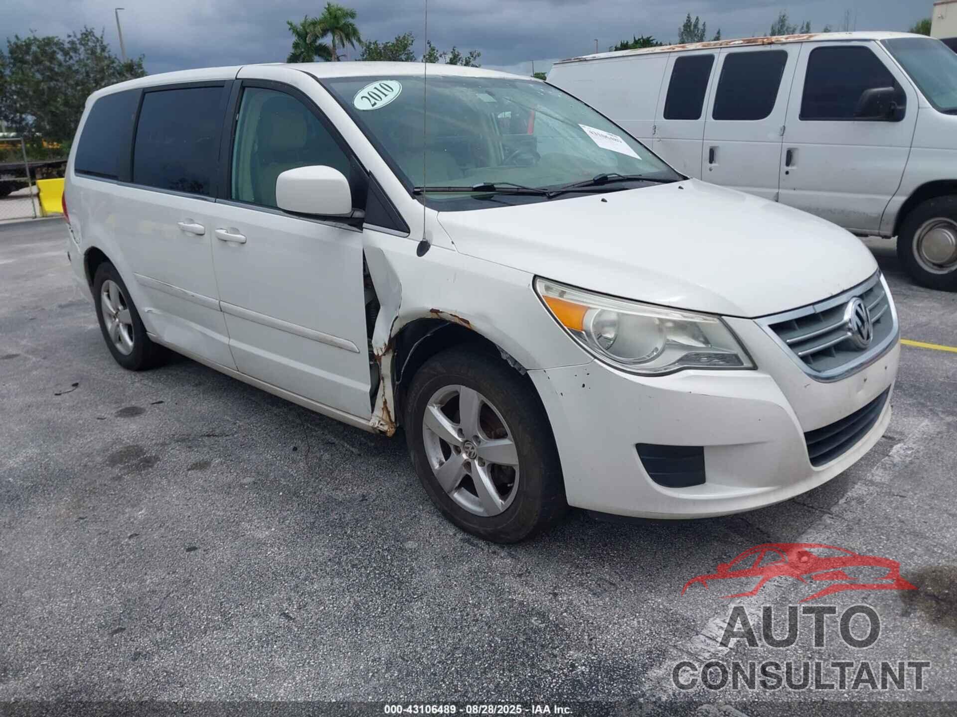 VOLKSWAGEN ROUTAN 2010 - 2V4RW3D14AR242409
