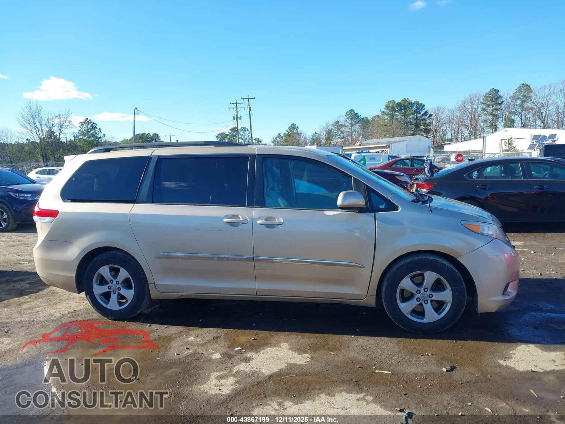 TOYOTA SIENNA 2011 - 5TDKK3DC4BS044334
