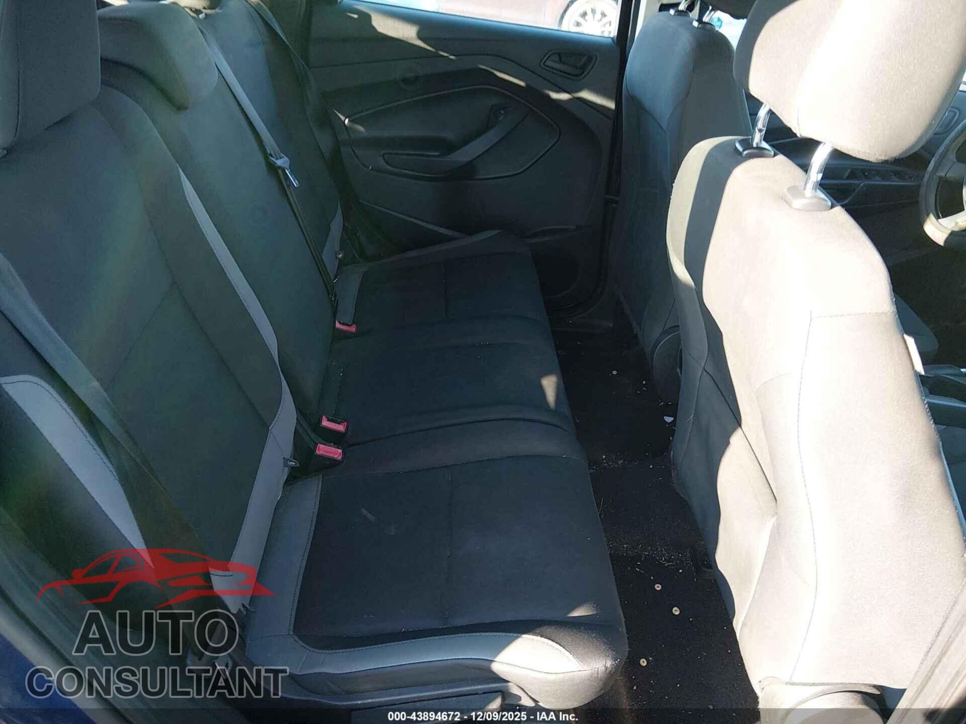 FORD ESCAPE 2016 - 1FMCU0F71GUA05504