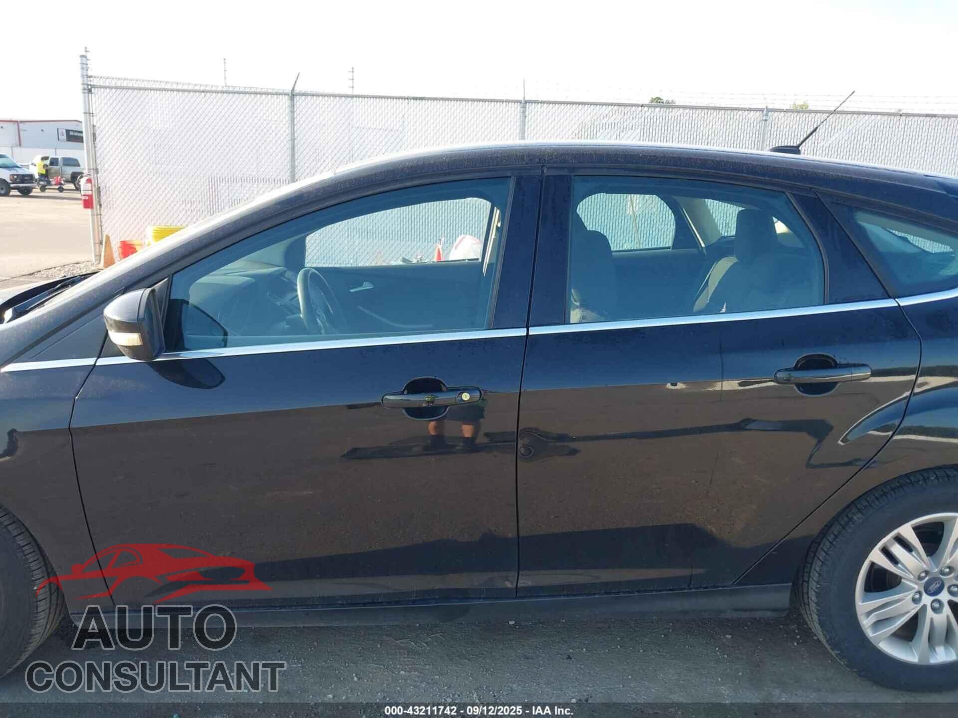 FORD FOCUS 2012 - 1FAHP3M21CL457341