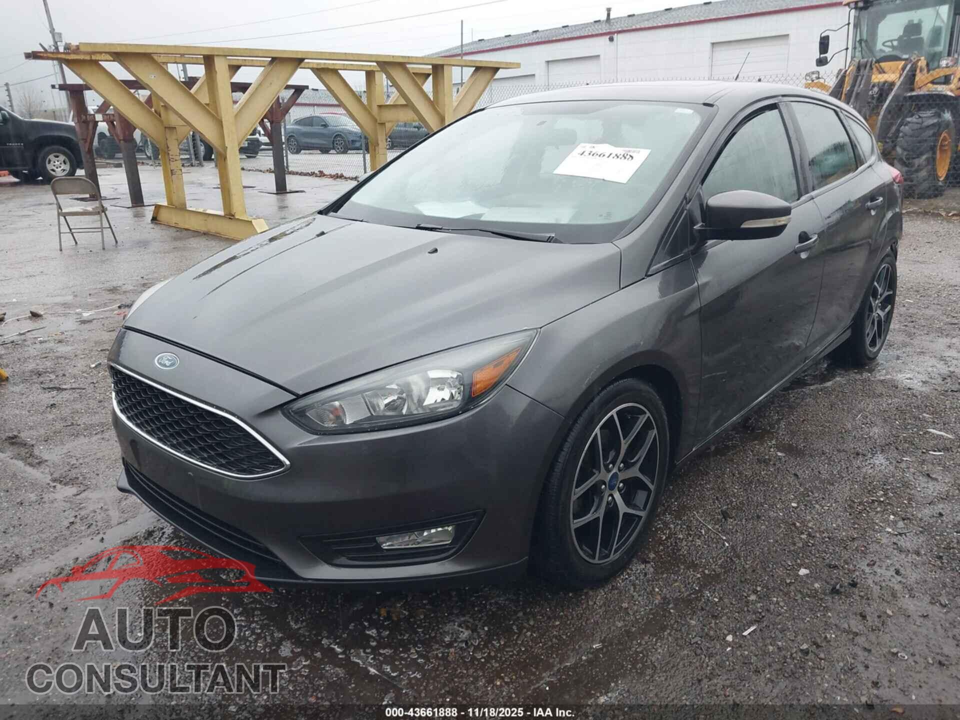 FORD FOCUS 2017 - 1FADP3M22HL336601