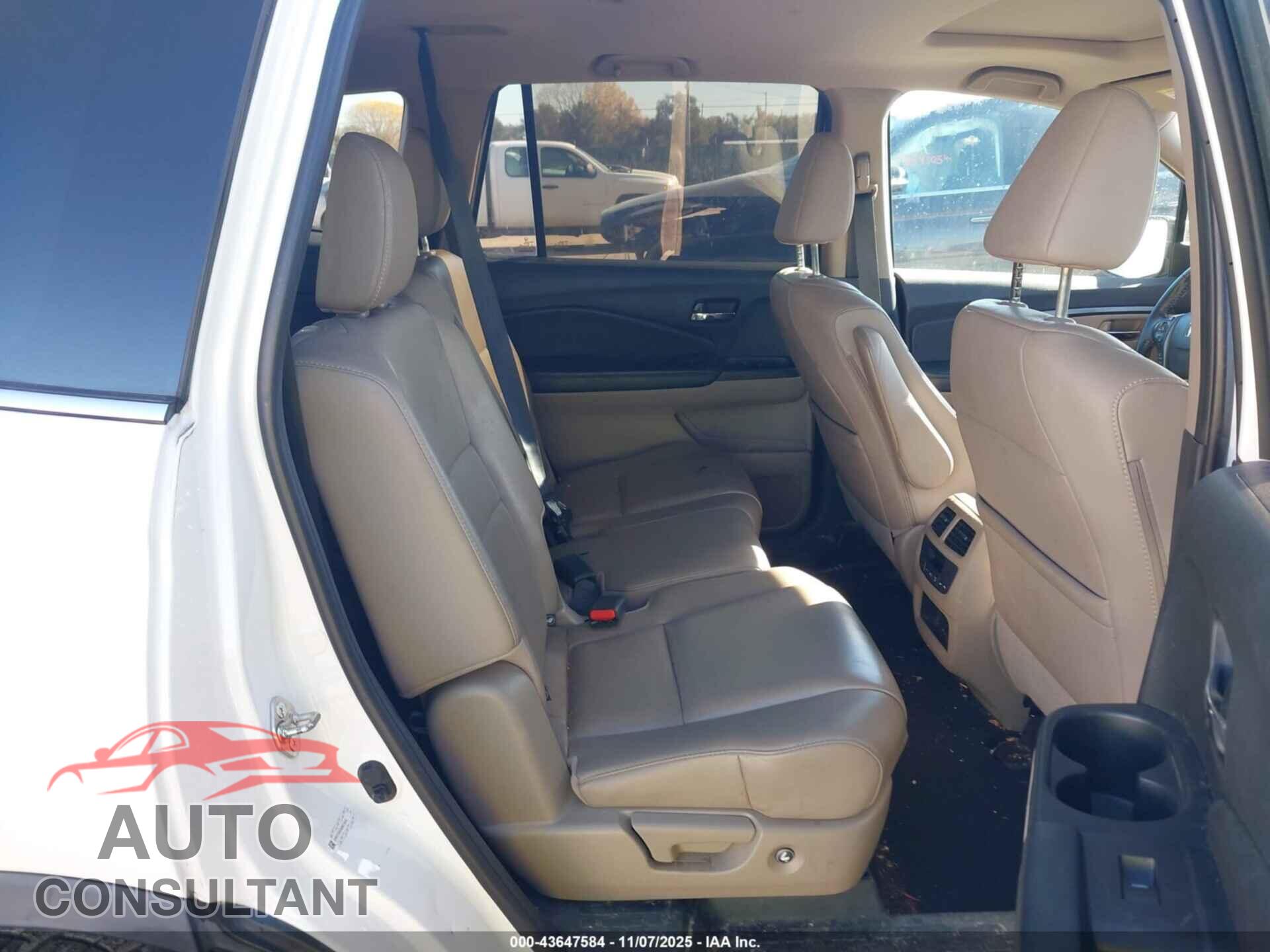 HONDA PILOT 2016 - 5FNYF6H53GB073444