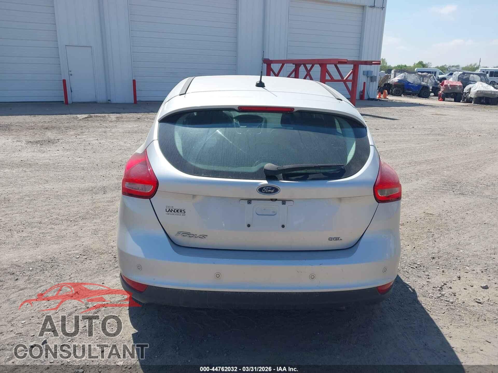 FORD FOCUS 2017 - 1FADP3M28HL249222