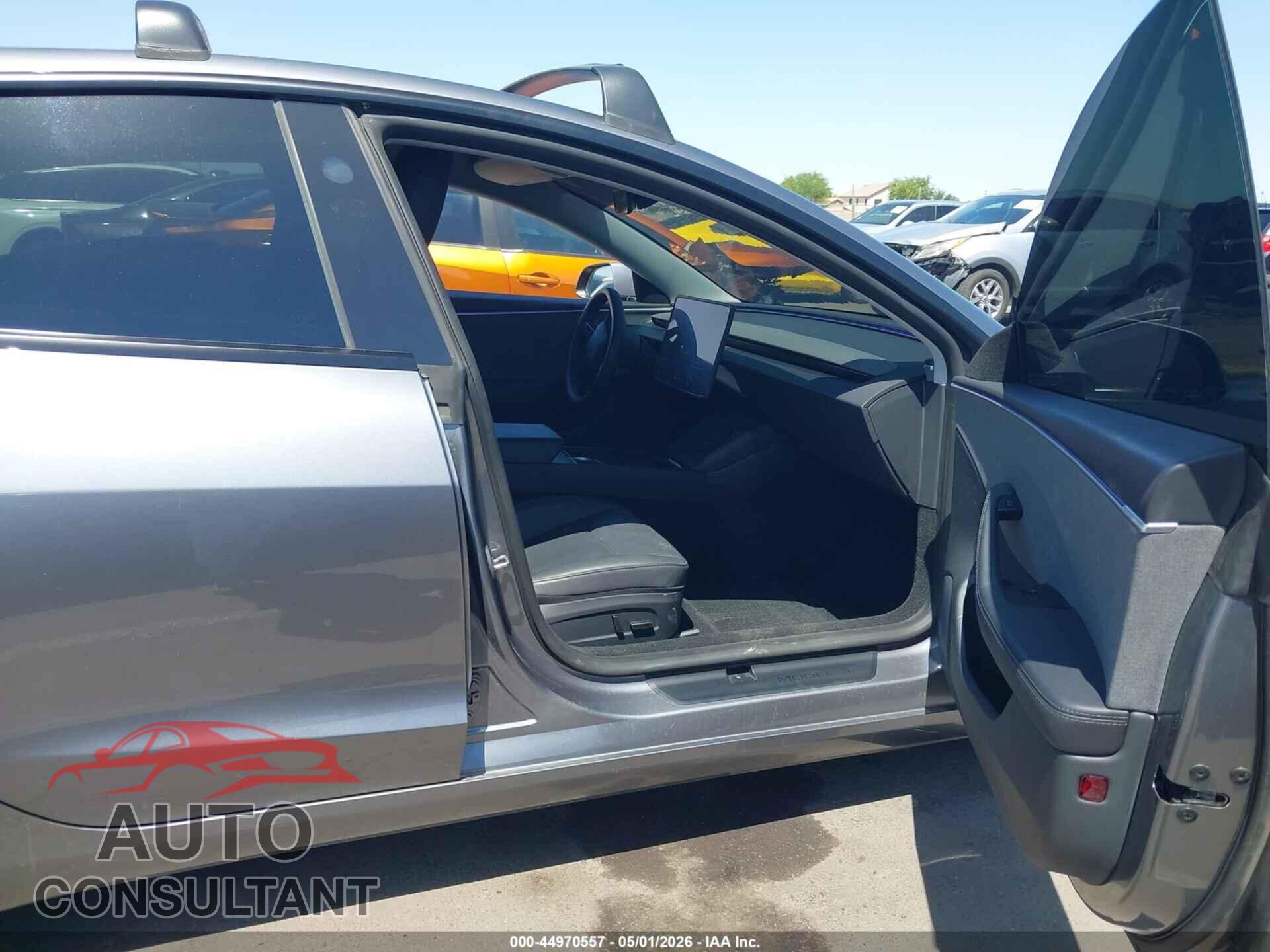 TESLA MODEL 3 2024 - 5YJ3E1EA0RF863384