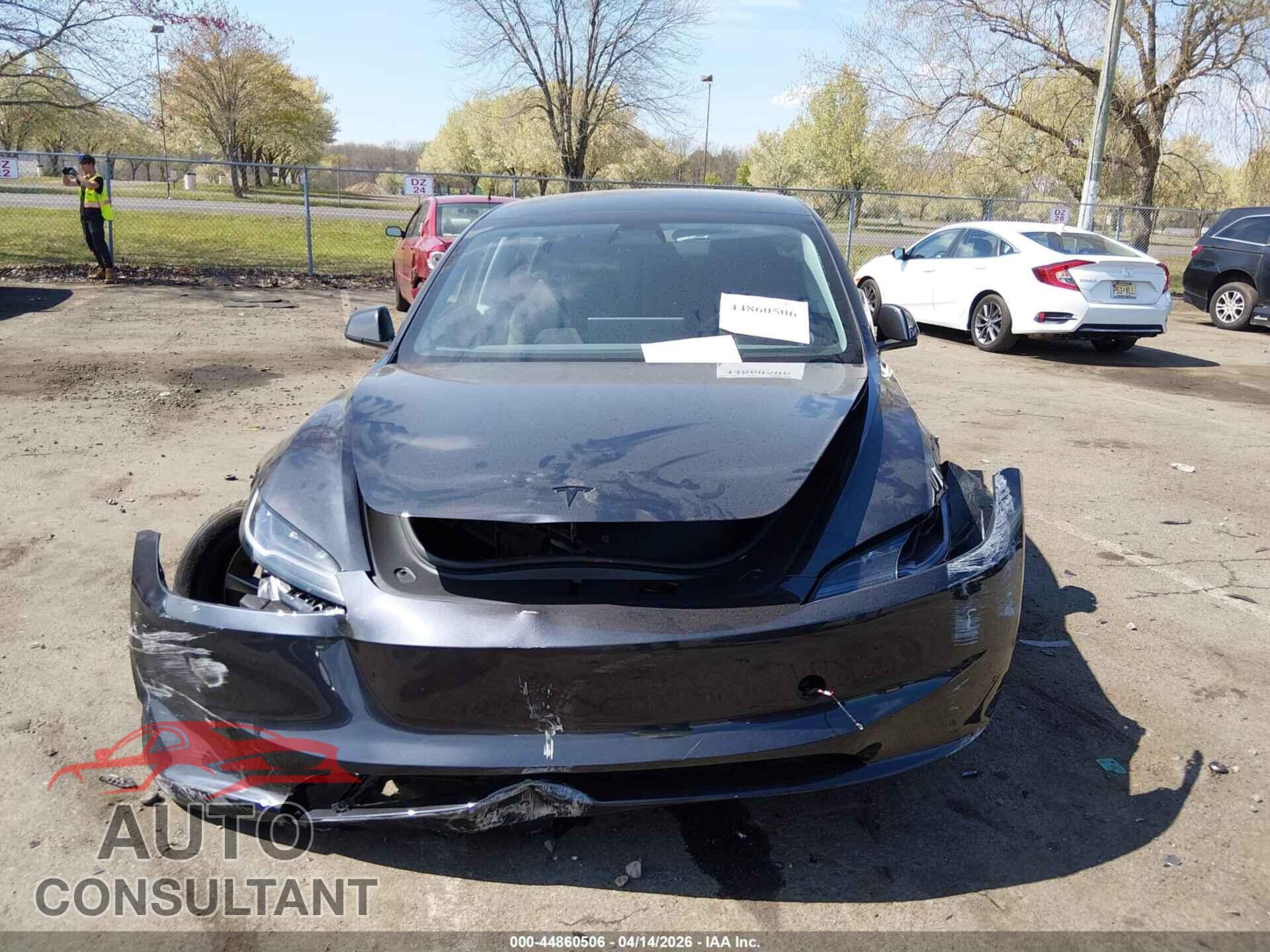 TESLA MODEL 3 2025 - 5YJ3E1EA7SF122932