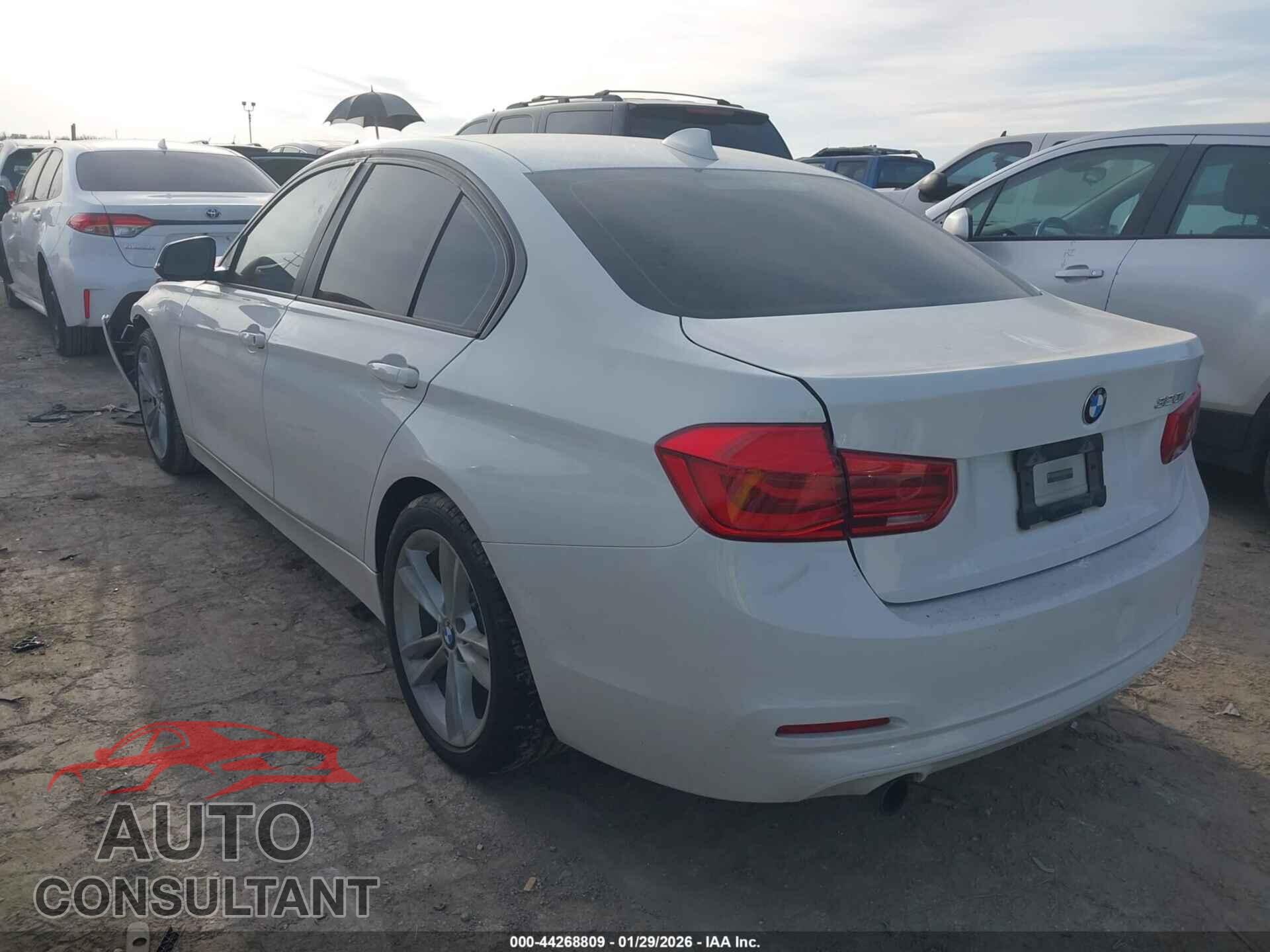 BMW 320I 2016 - WBA8E1G58GNU11992