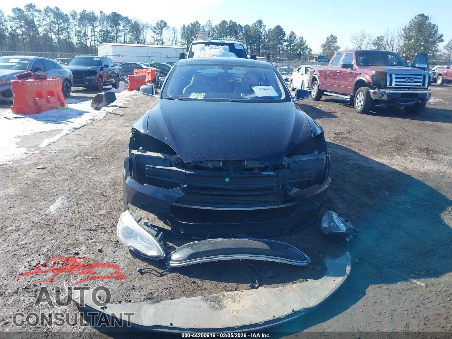 TESLA MODEL S 2012 - 5YJSA1CP3CFP01528