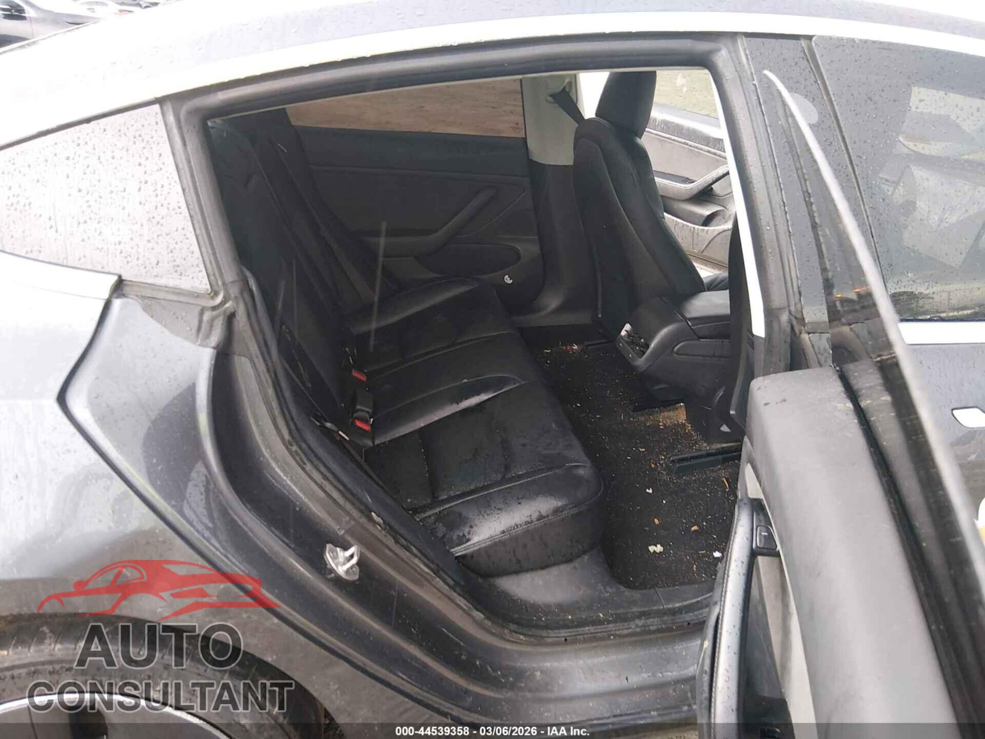 TESLA MODEL 3 2018 - 5YJ3E1EB3JF114401