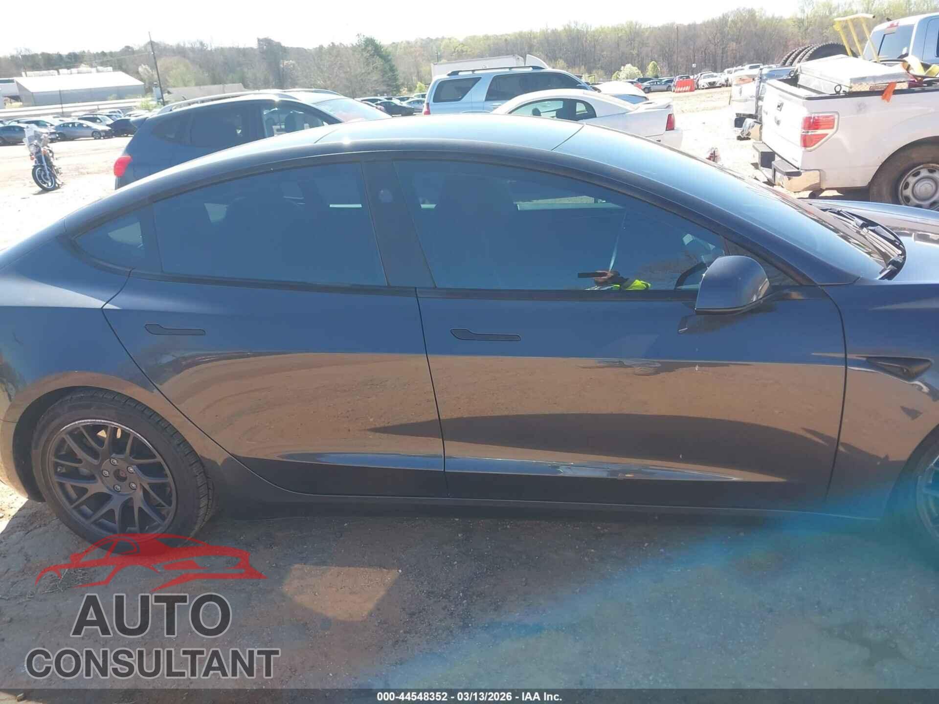 TESLA MODEL 3 2024 - 5YJ3E1EB7RF732655