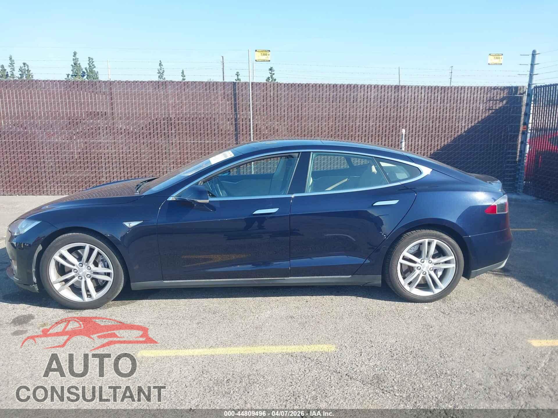 TESLA MODEL S 2014 - 5YJSA1H14EFP40202