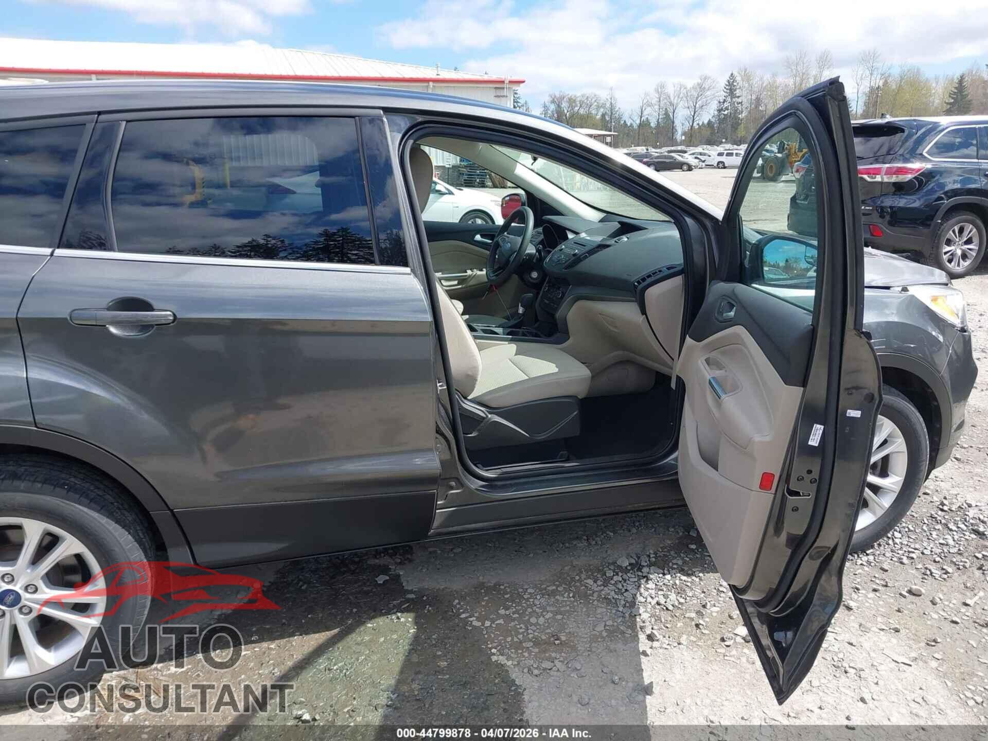 FORD ESCAPE 2017 - 1FMCU9GD6HUB03230