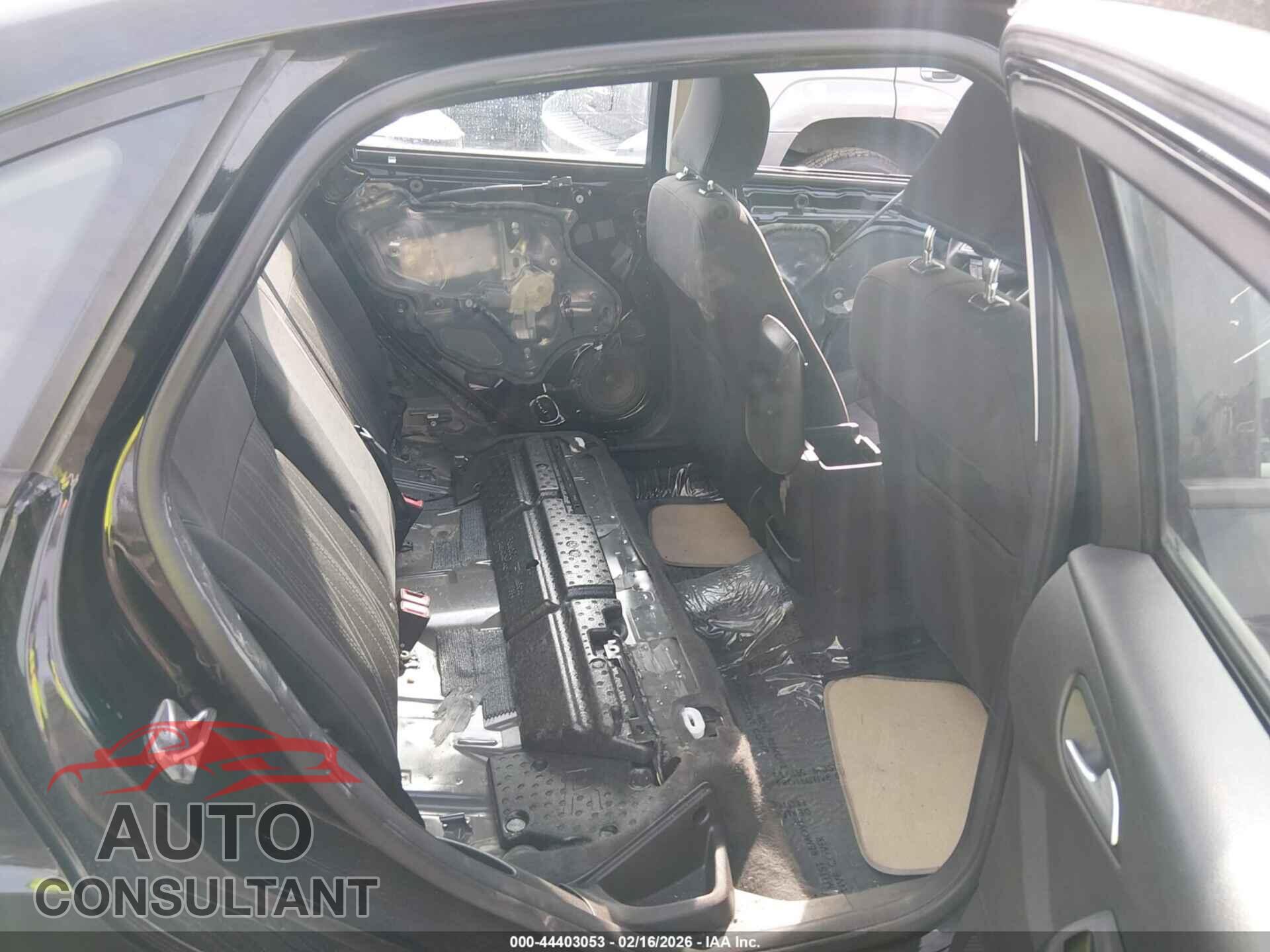 FORD FOCUS 2017 - 1FADP3F22HL228721