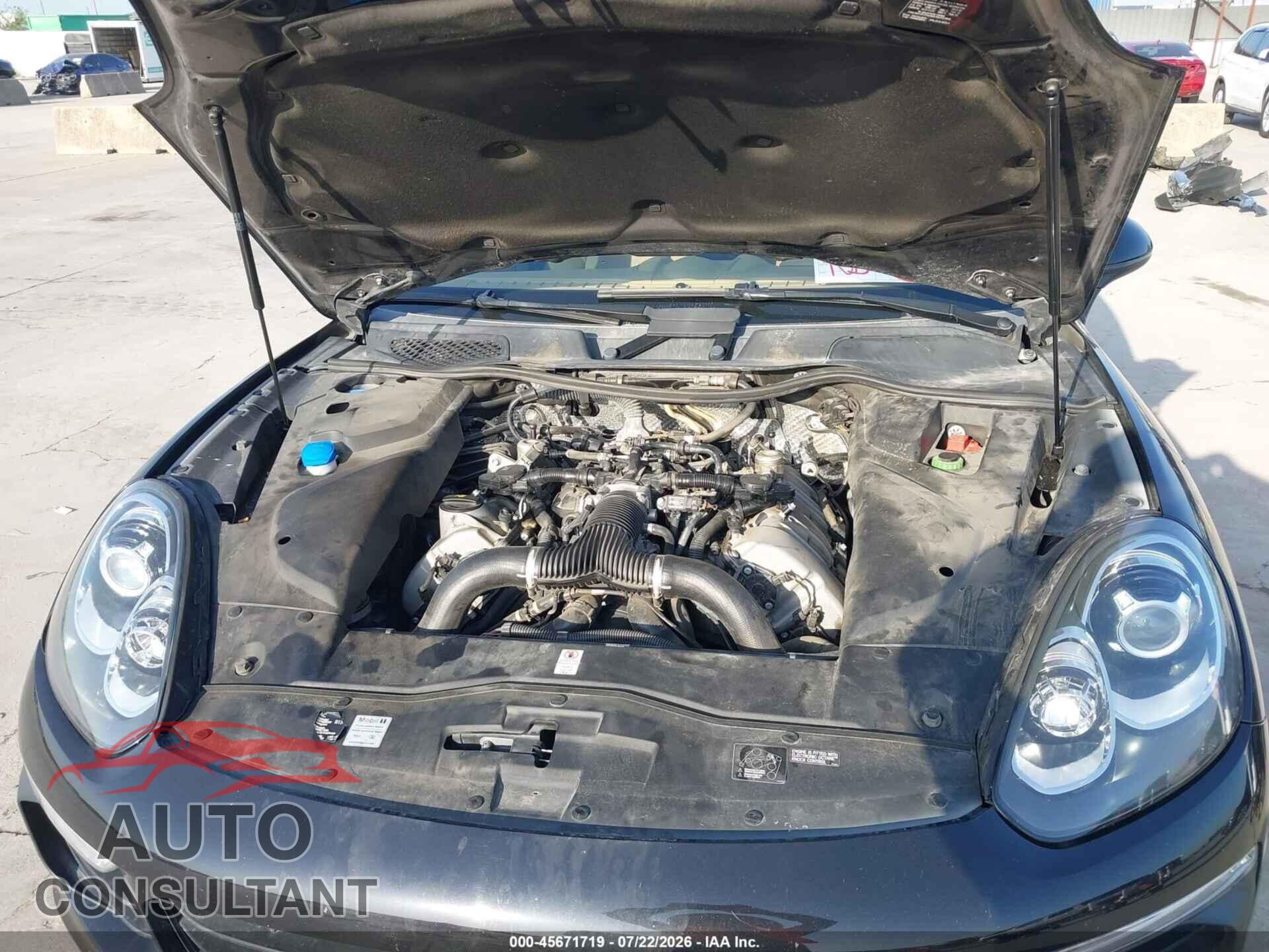 PORSCHE CAYENNE 2015 - WP1AB2A21FLA56772
