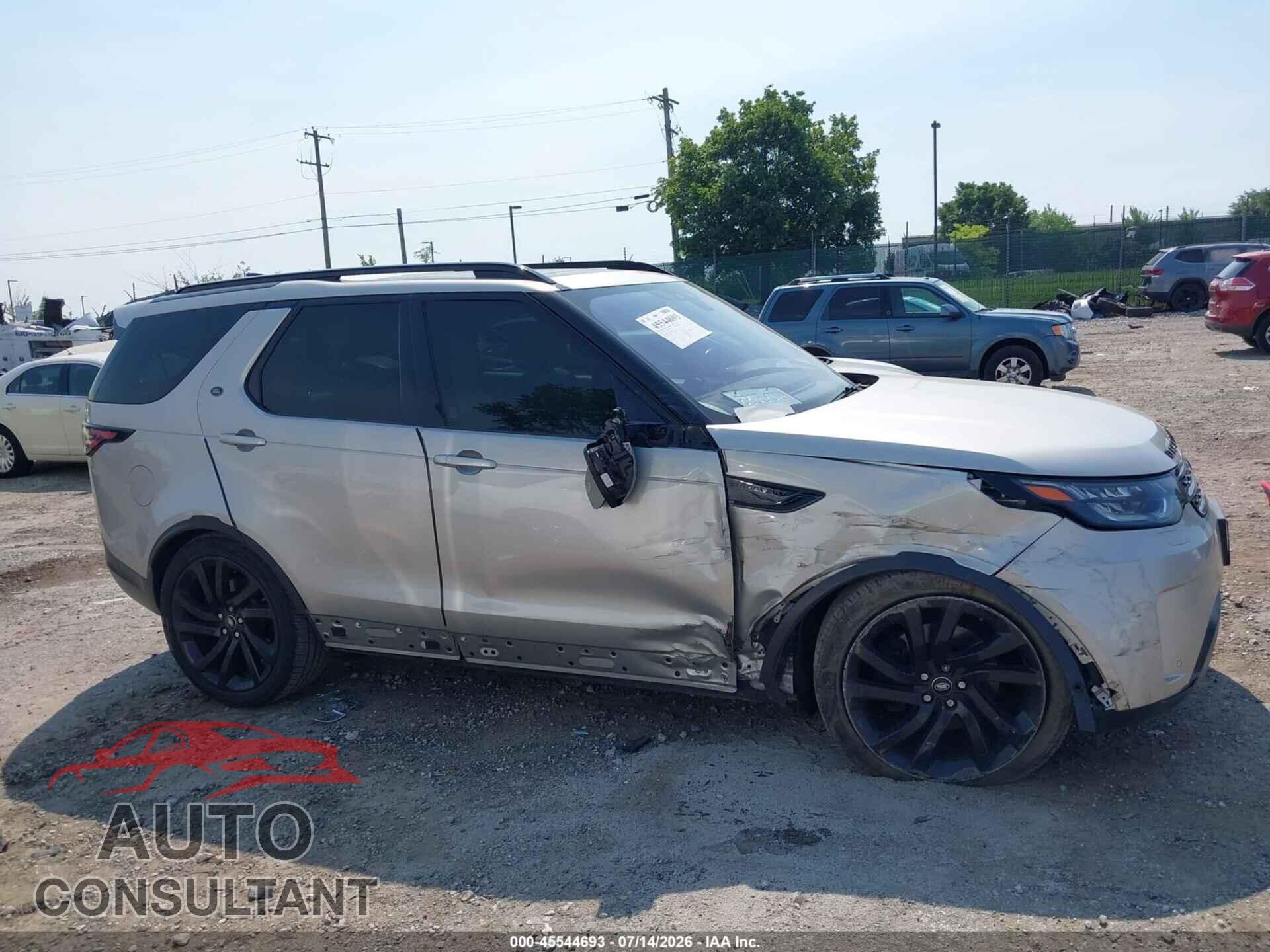 LAND ROVER DISCOVERY 2017 - SALRHBBV3HA041502