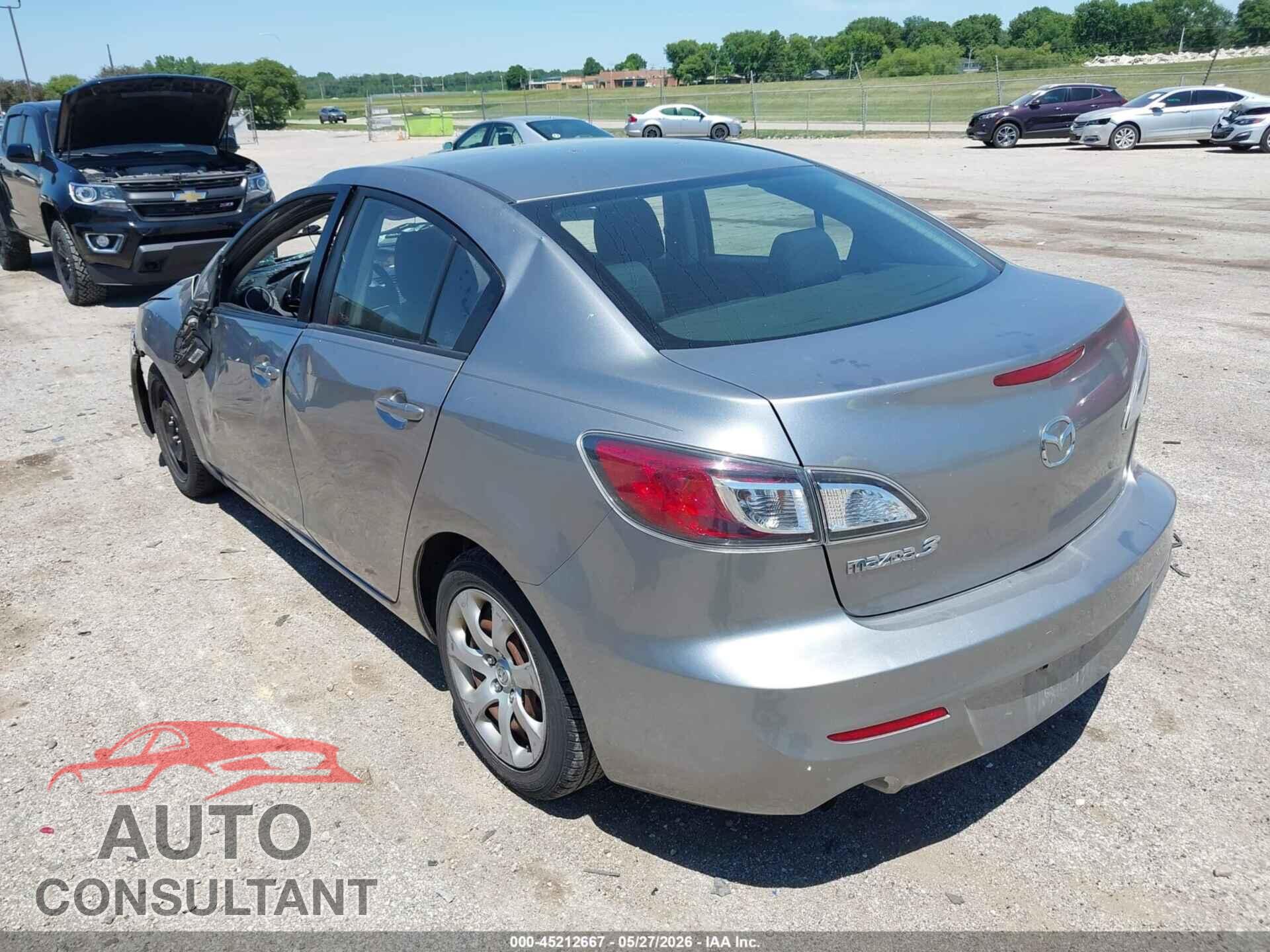 MAZDA MAZDA3 2012 - JM1BL1UF7C1528248