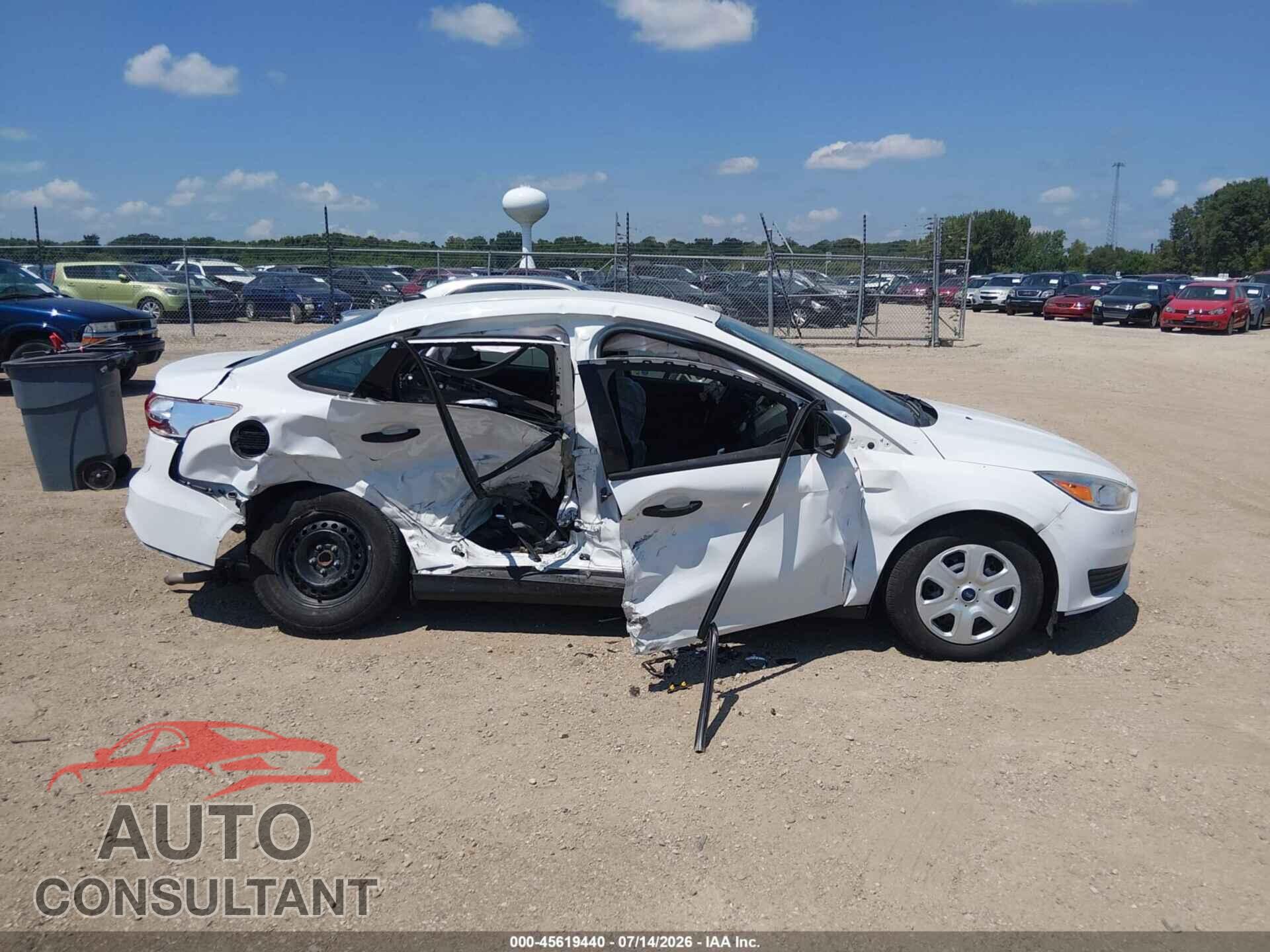 FORD FOCUS 2017 - 1FADP3E24HL314145