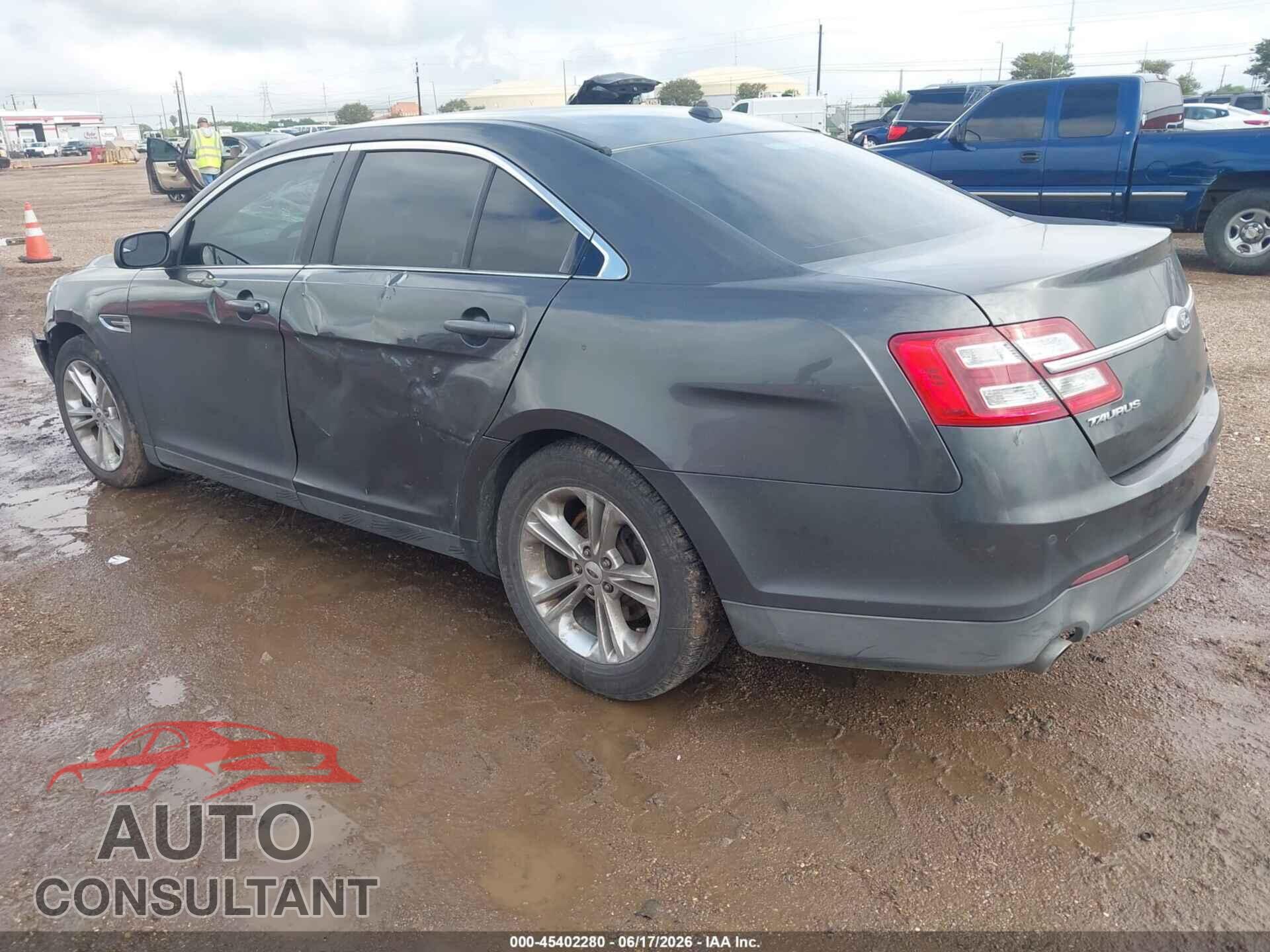 FORD TAURUS 2017 - 1FAHP2E87HG112702
