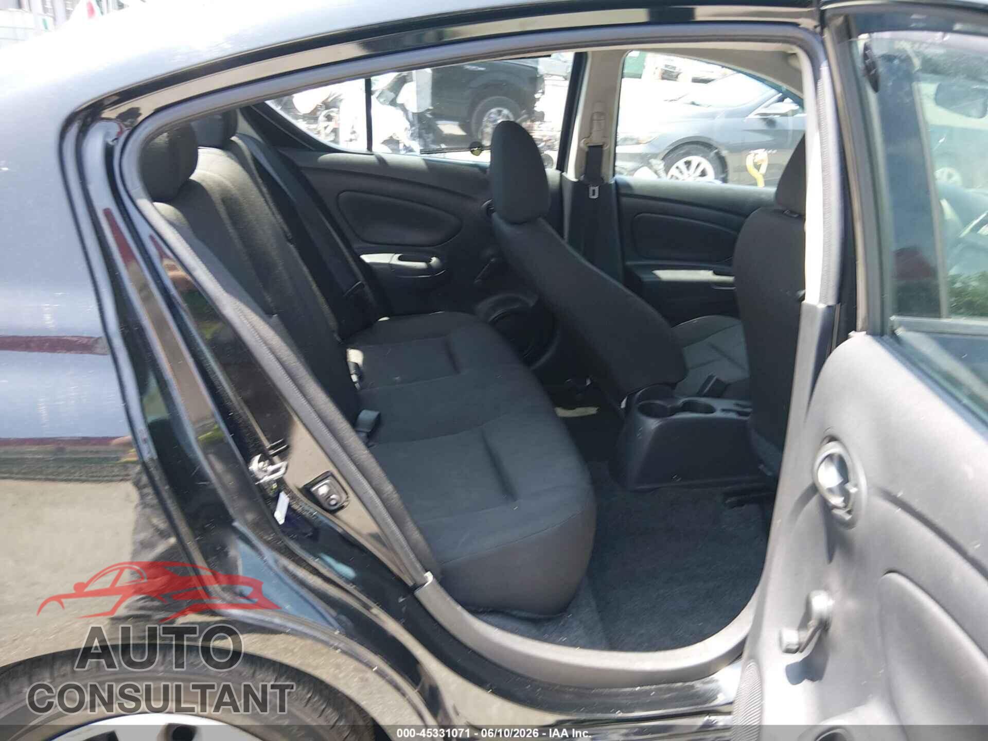 NISSAN VERSA 2019 - 3N1CN7AP3KL806474