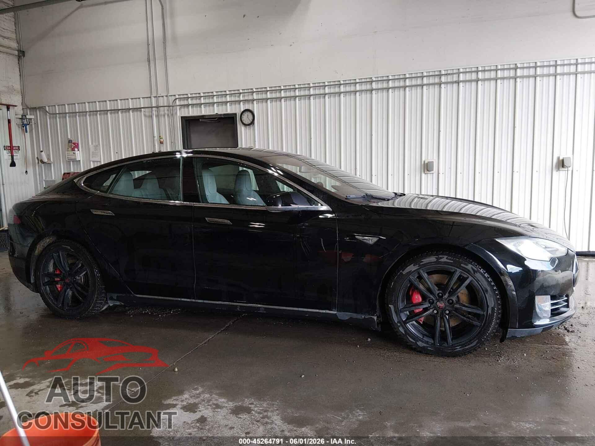 TESLA MODEL S 2014 - 5YJSA1H24EFP65996