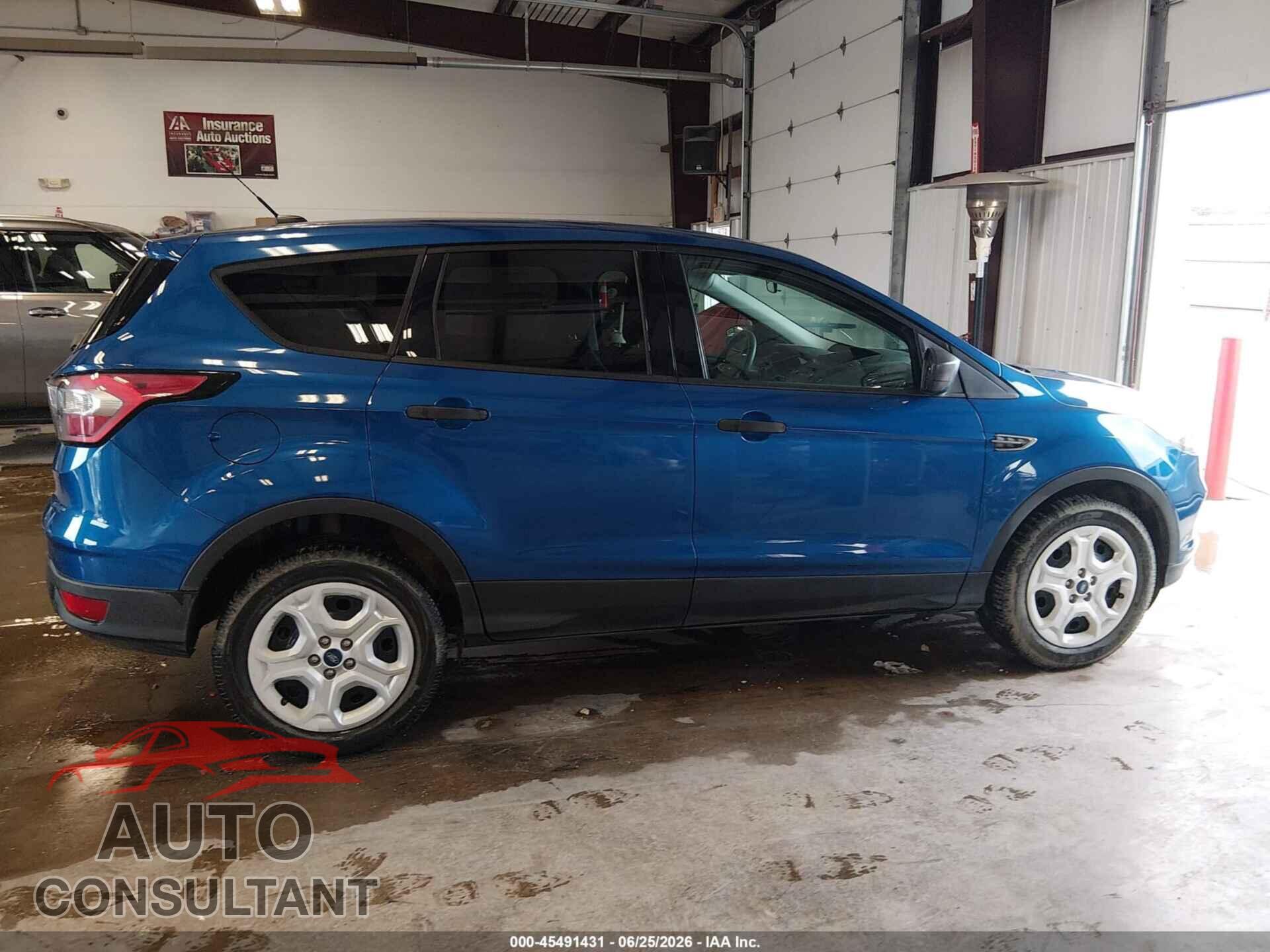 FORD ESCAPE 2018 - 1FMCU0F76JUD31029