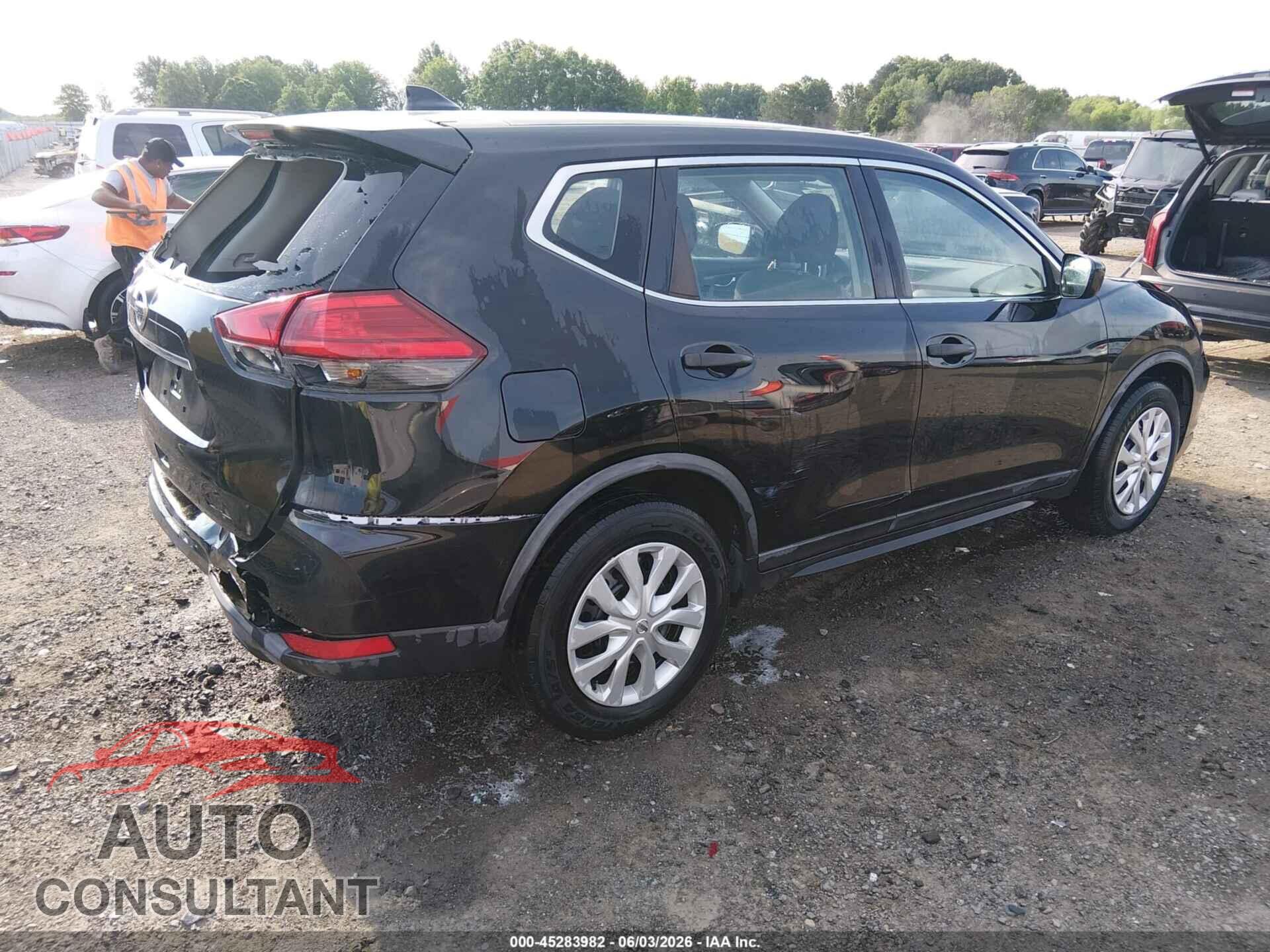 NISSAN ROGUE 2017 - KNMAT2MT5HP605601