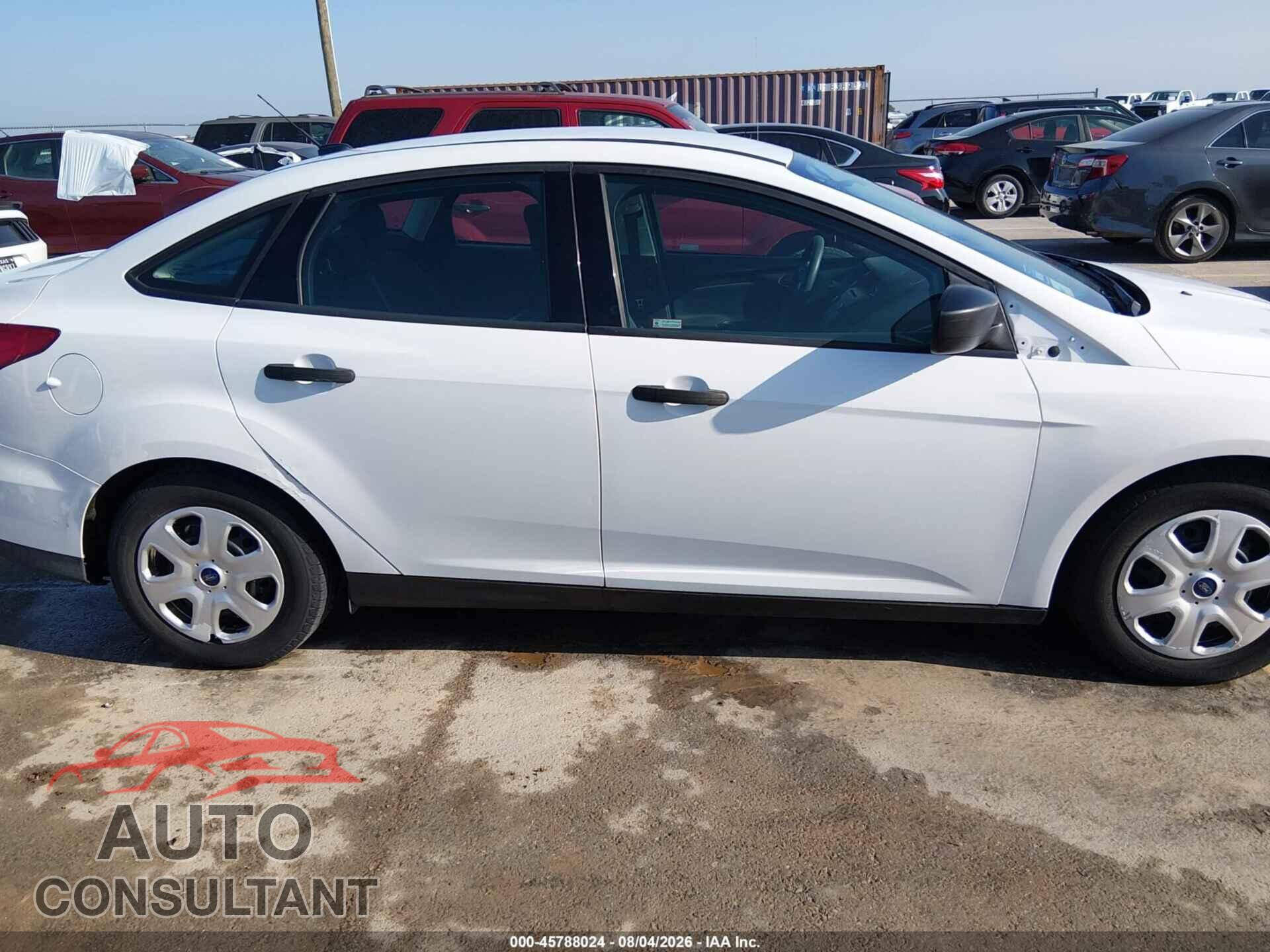 FORD FOCUS 2017 - 1FADP3E26HL318164