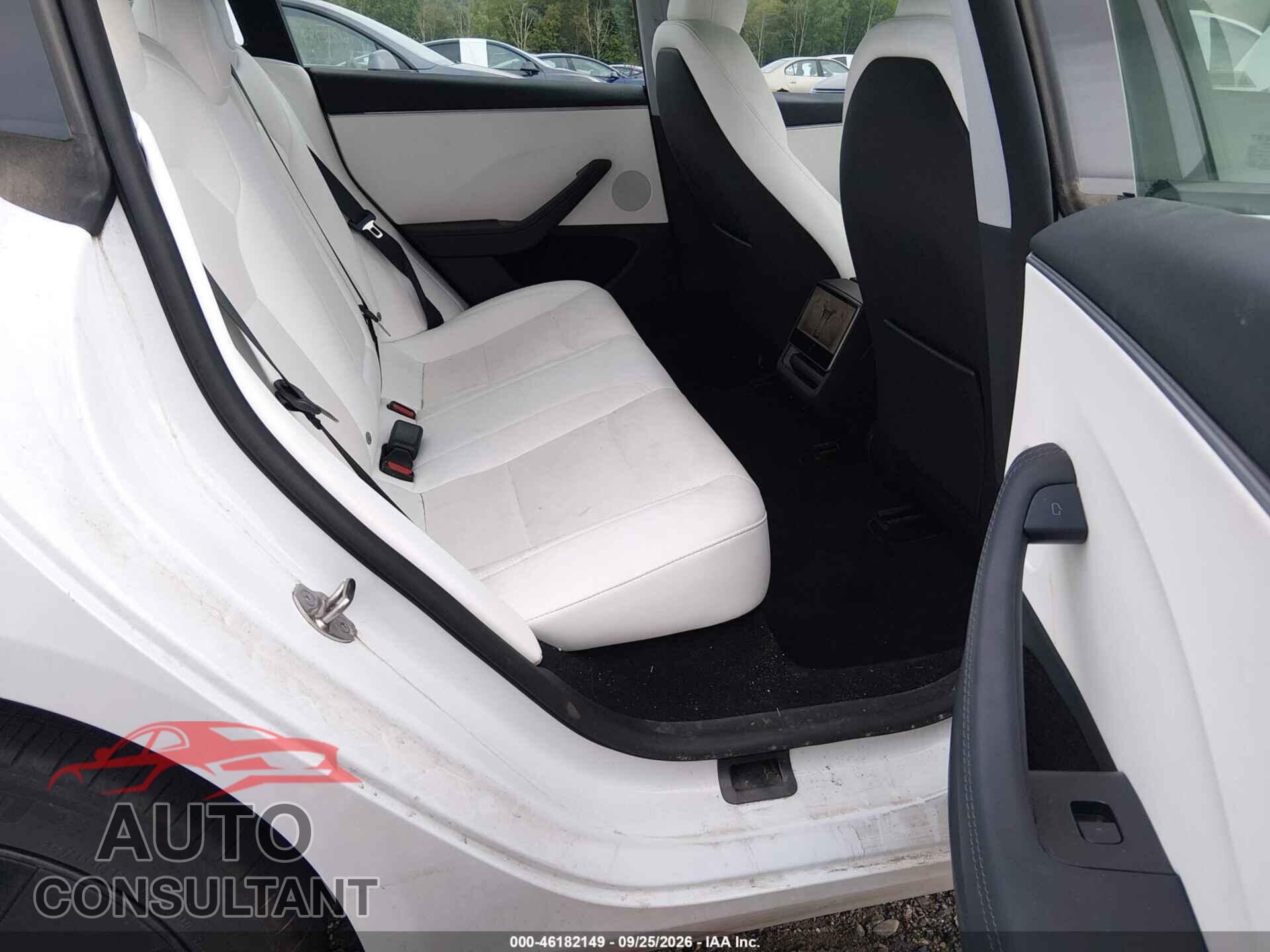 TESLA MODEL 3 2024 - 5YJ3E1EB5RF844547