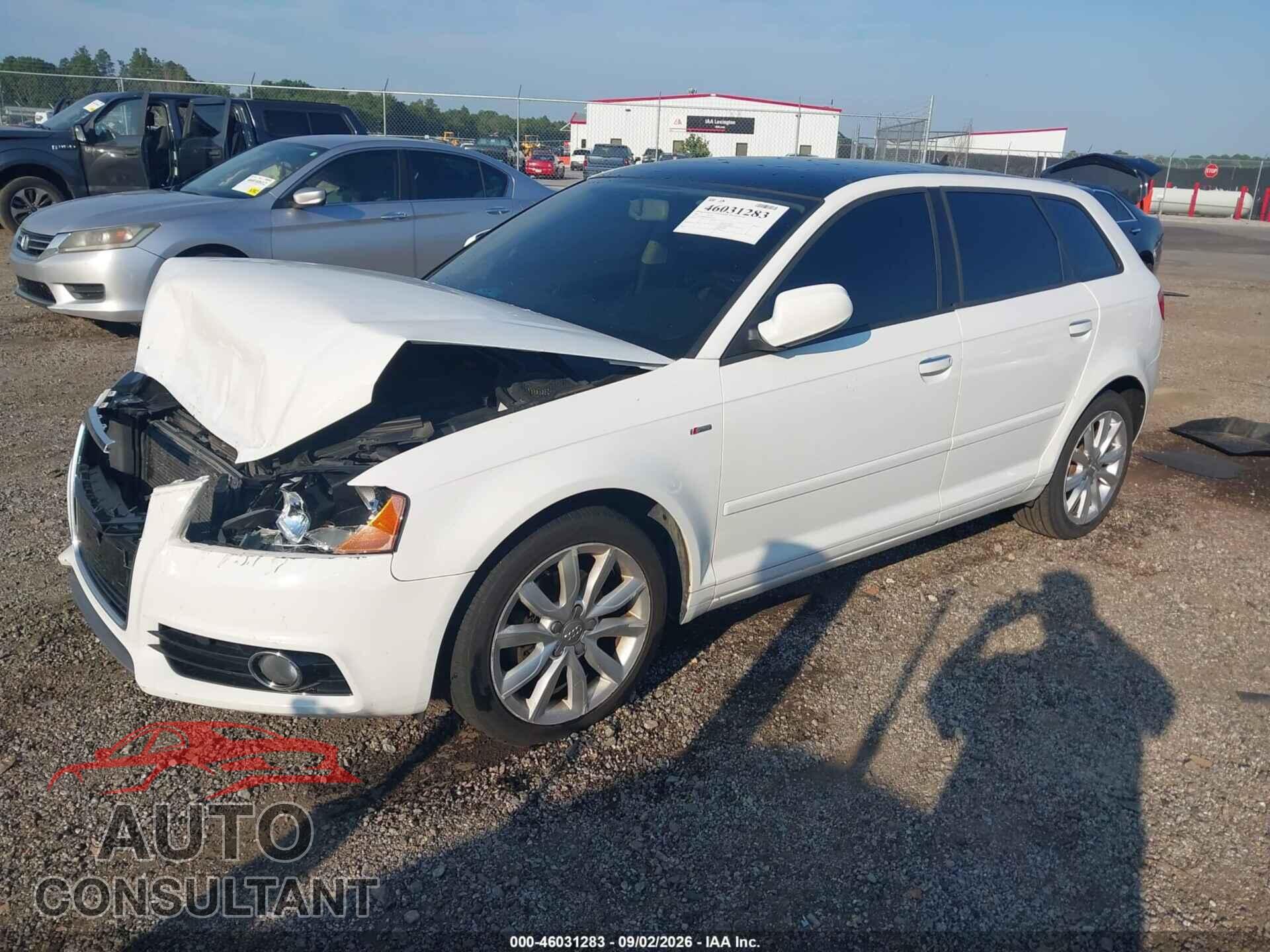 AUDI A3 2011 - WAUBJBFM8BA072943
