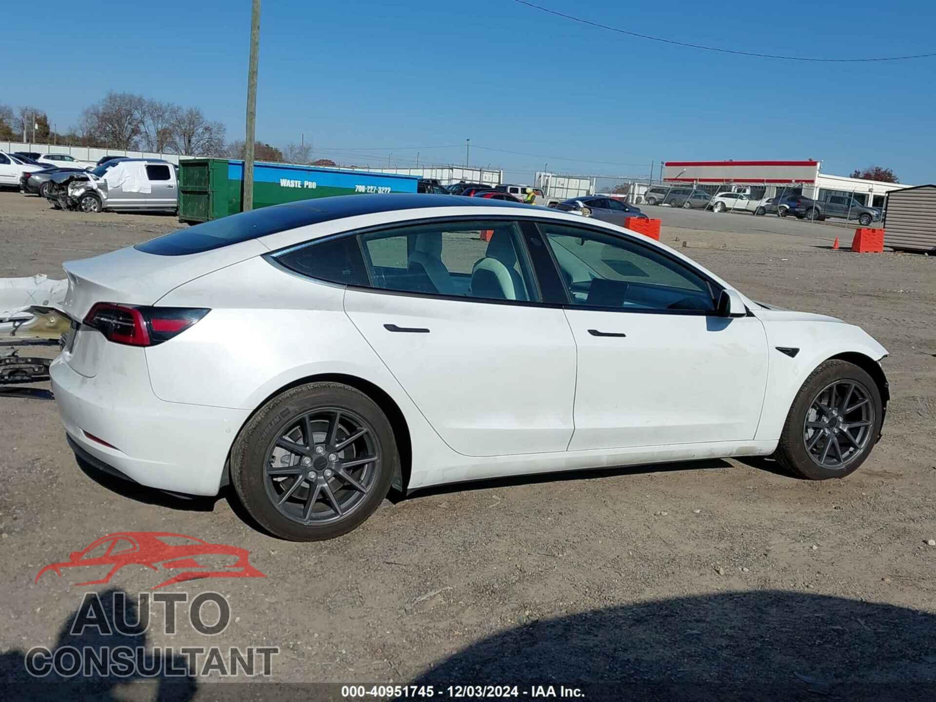 TESLA MODEL 3 2021 - 5YJ3E1EA8MF851900