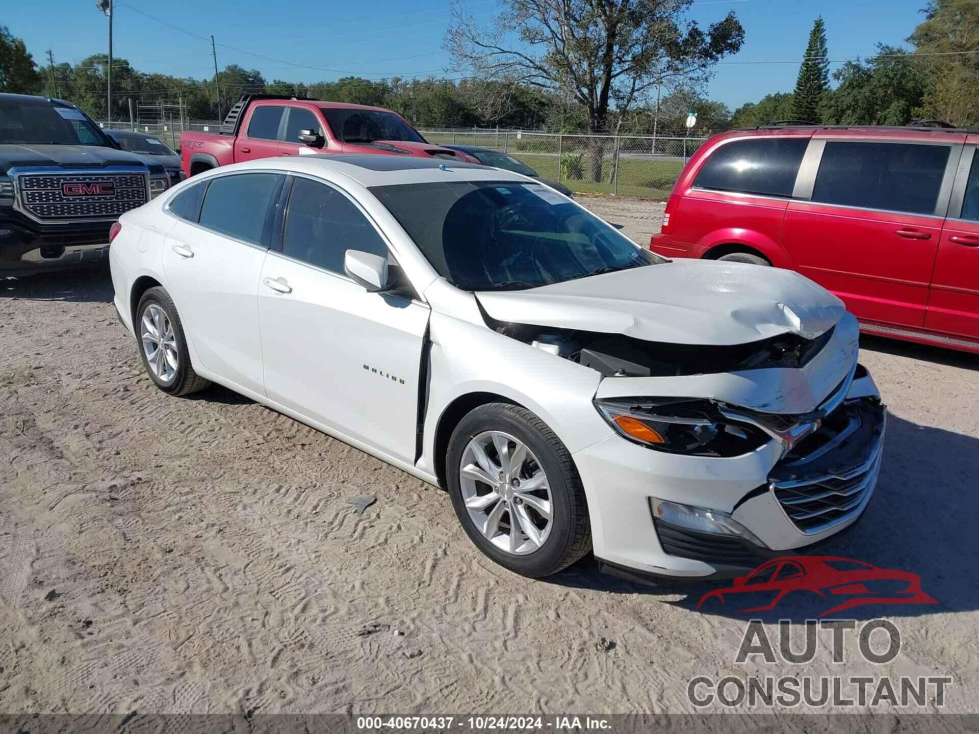 CHEVROLET MALIBU 2019 - 1G1ZD5ST2KF118866