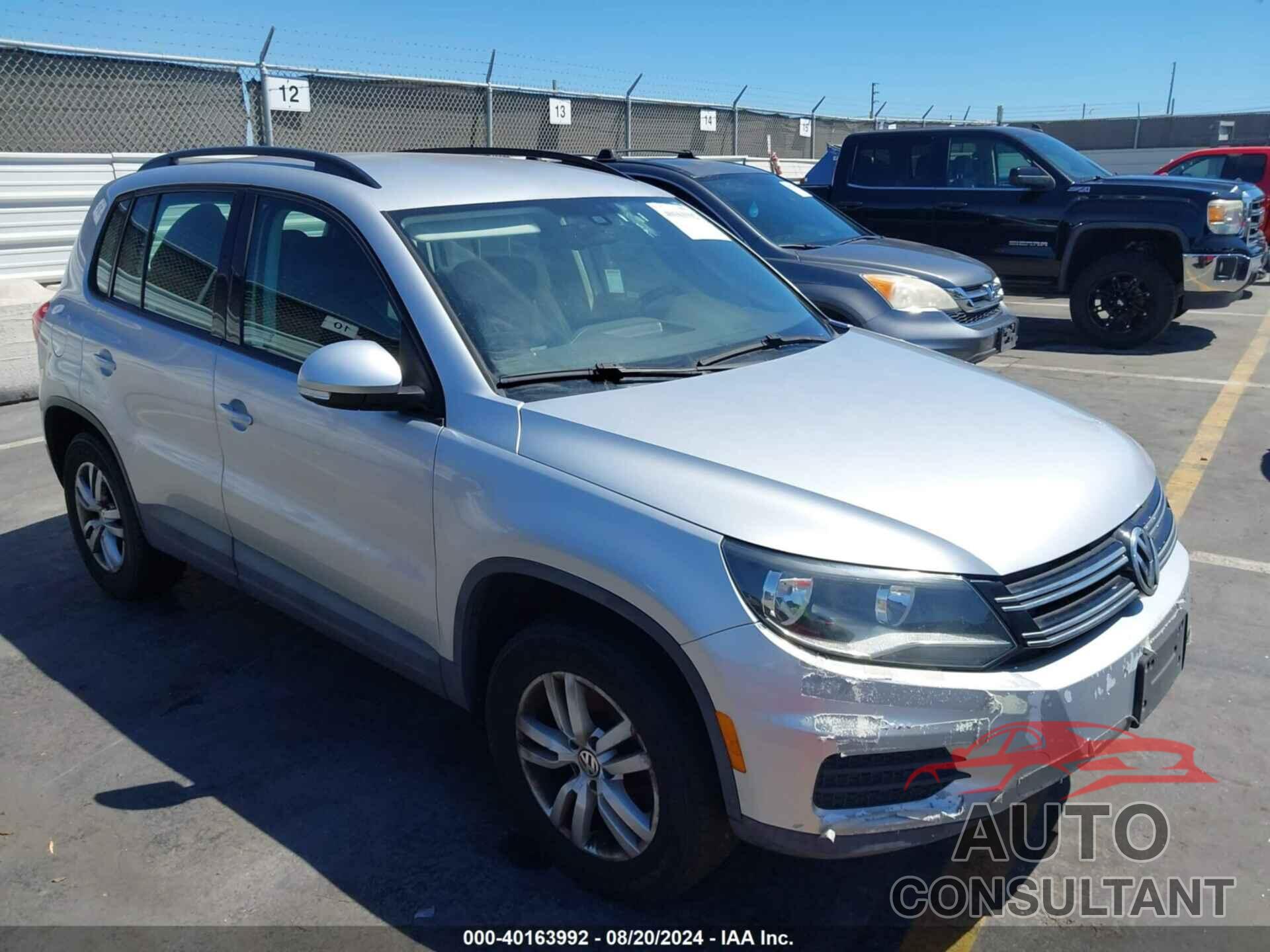 VOLKSWAGEN TIGUAN 2016 - WVGAV7AX4GW521865