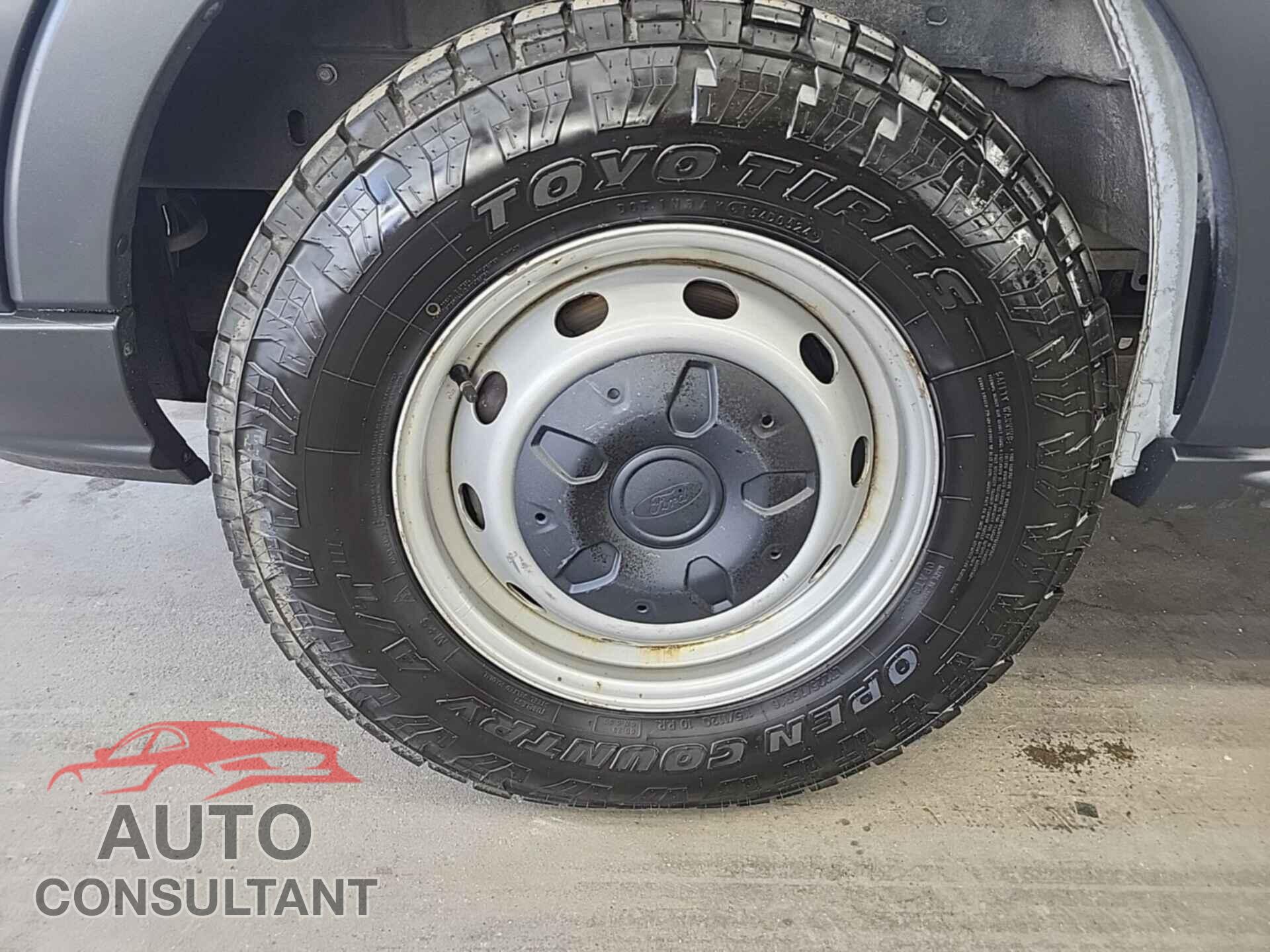 FORD TRANSIT 2017 - 1FTYR1YM0HKB36408