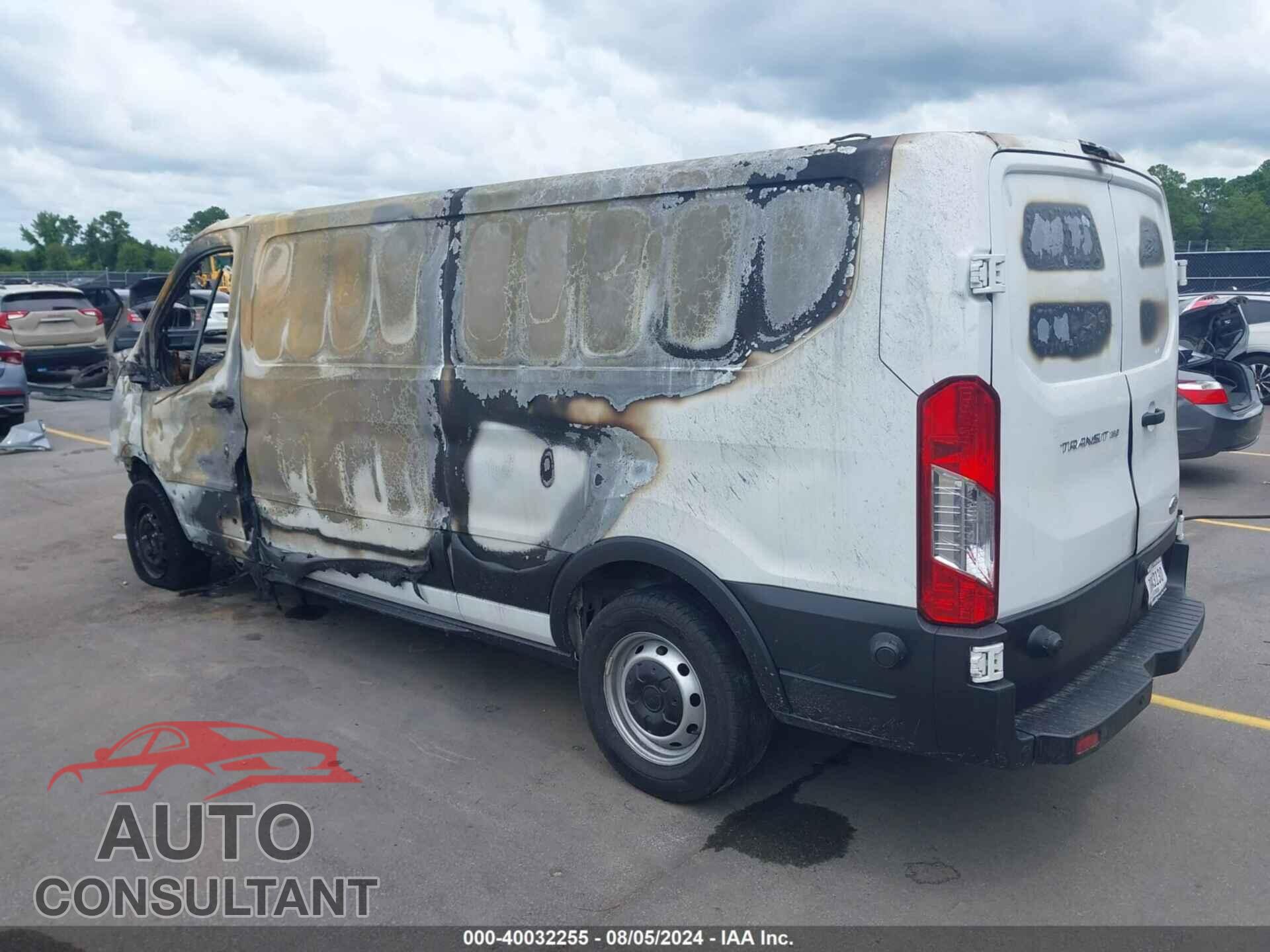 FORD TRANSIT-150 2017 - 1FTYE2YM2HKB49601