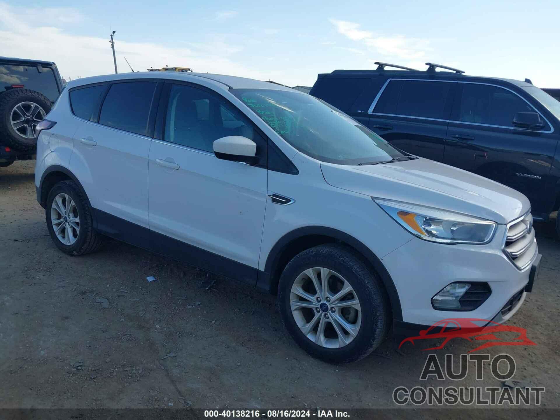 FORD ESCAPE 2017 - 1FMCU0GD7HUE94416