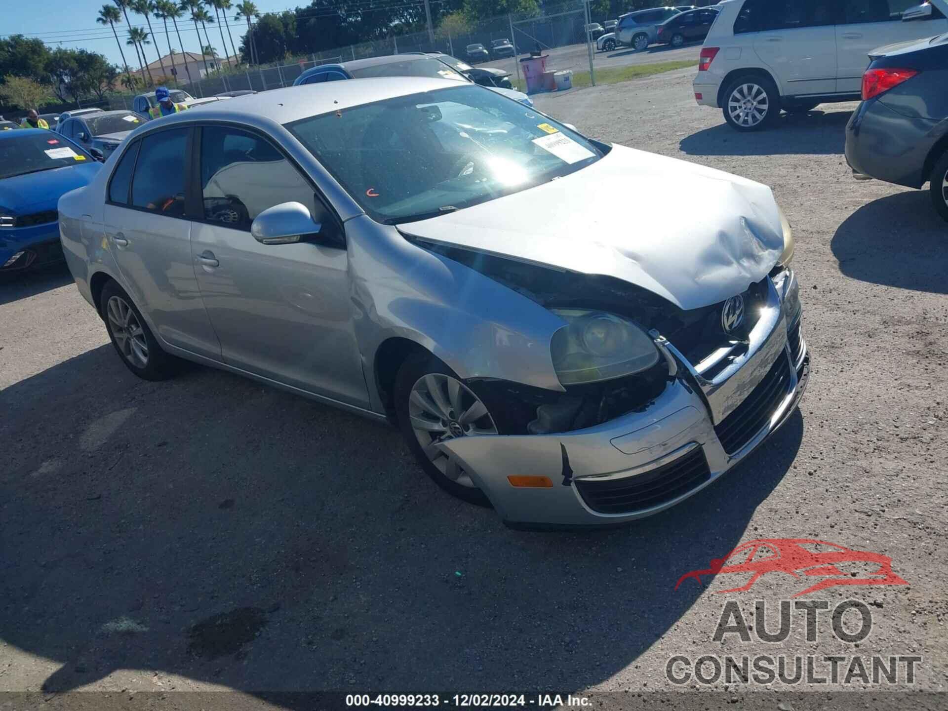 VOLKSWAGEN JETTA 2010 - 3VWJX7AJXAM002446