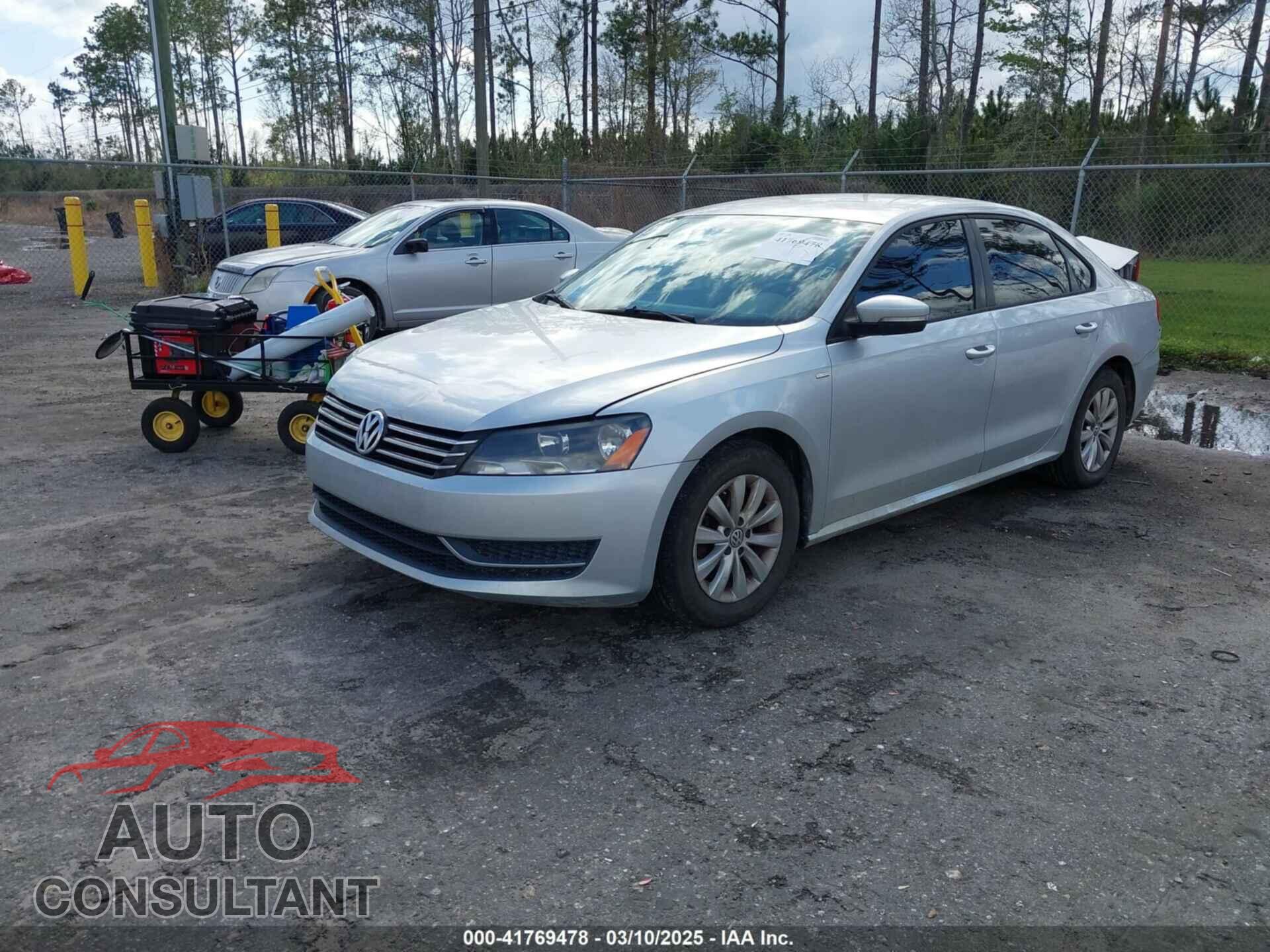 VOLKSWAGEN PASSAT 2014 - 1VWAH7A34EC015859