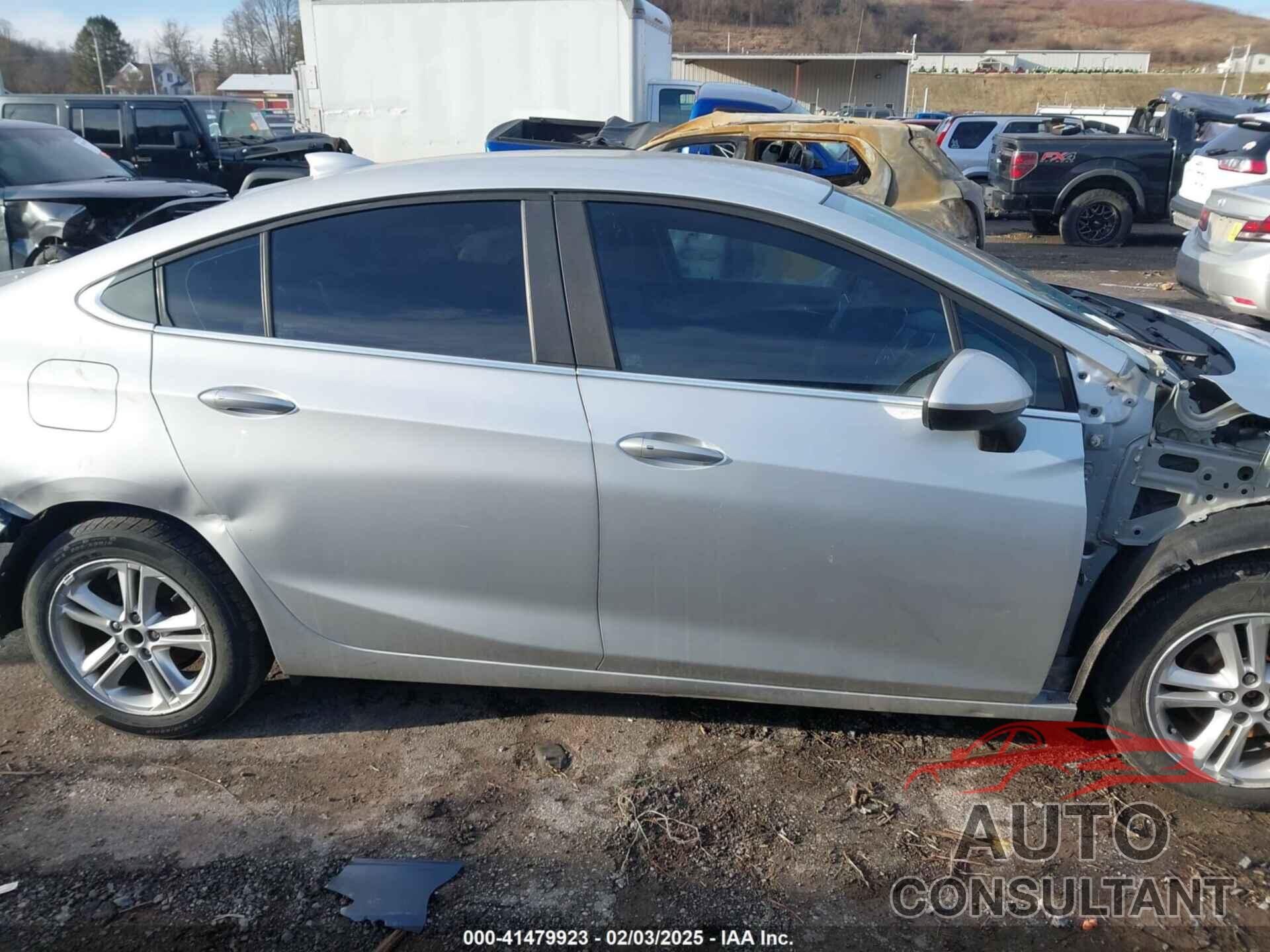 CHEVROLET CRUZE 2017 - 1G1BE5SM6H7137124