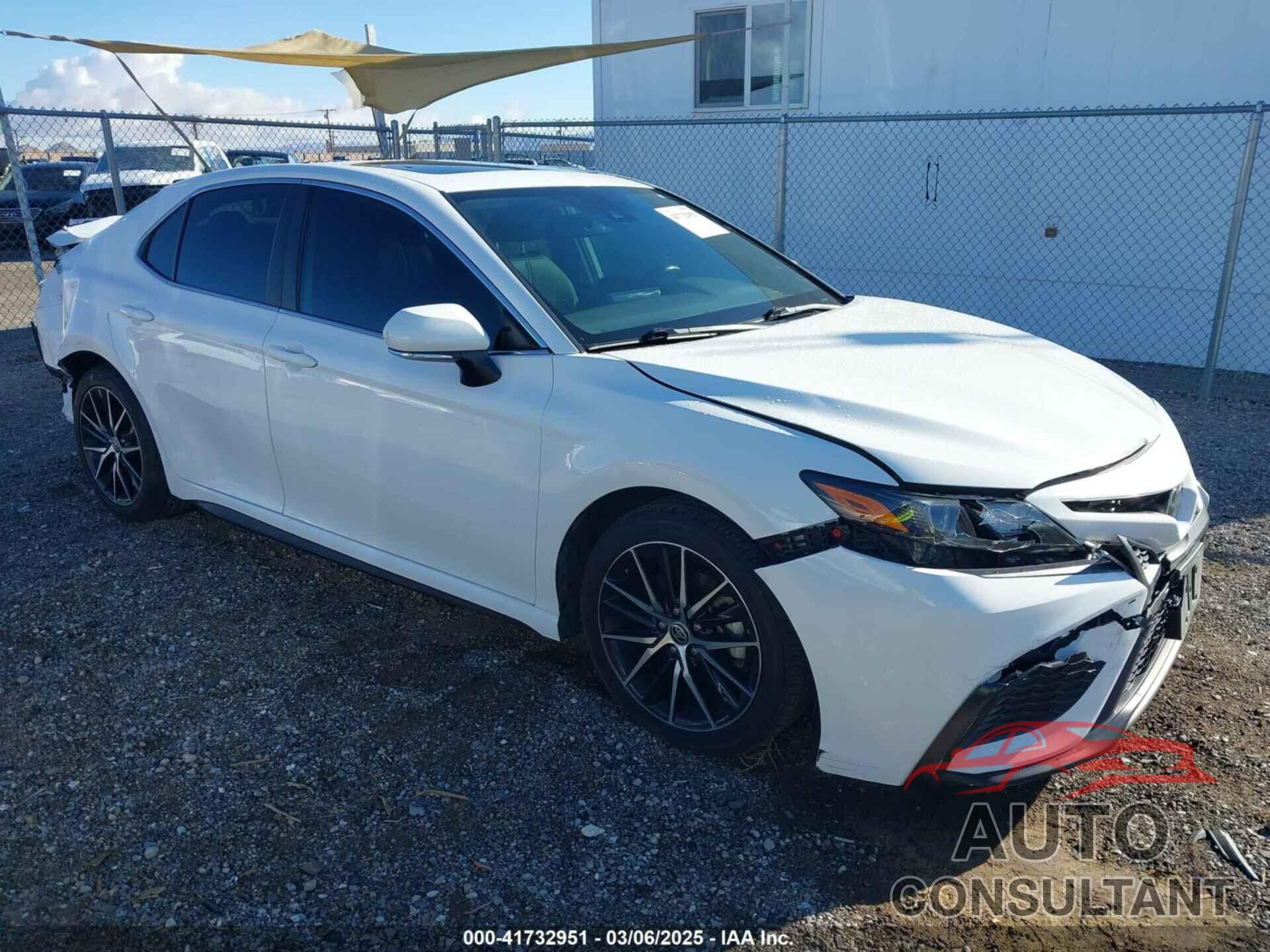 TOYOTA CAMRY 2021 - 4T1T11AK3MU532952