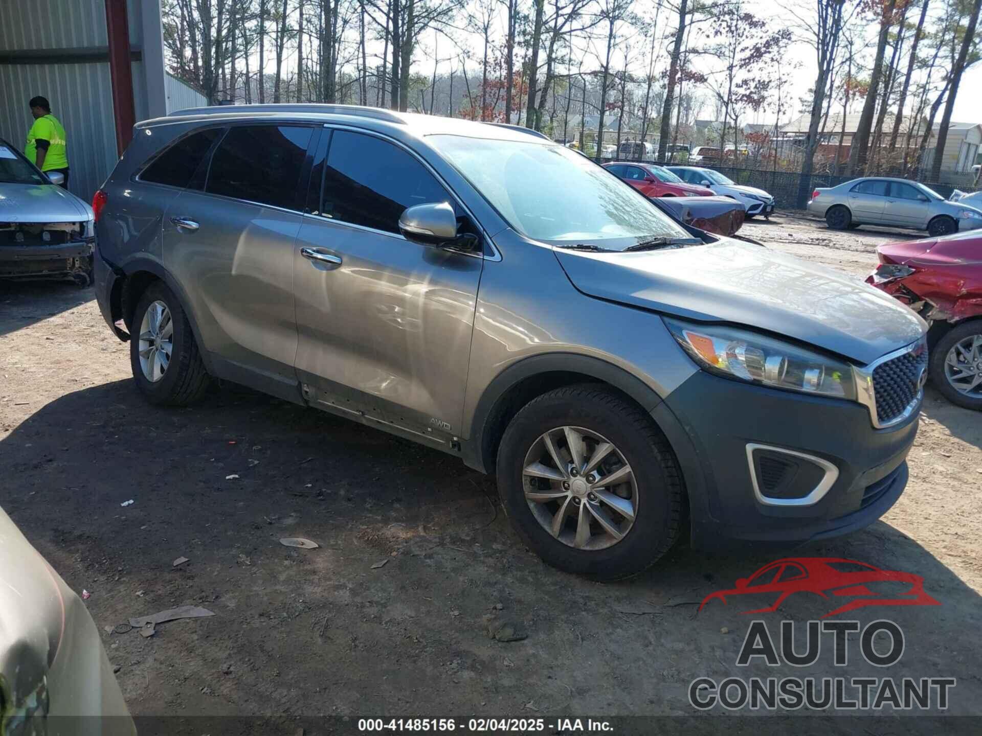 KIA SORENTO 2018 - 5XYPGDA33JG424570