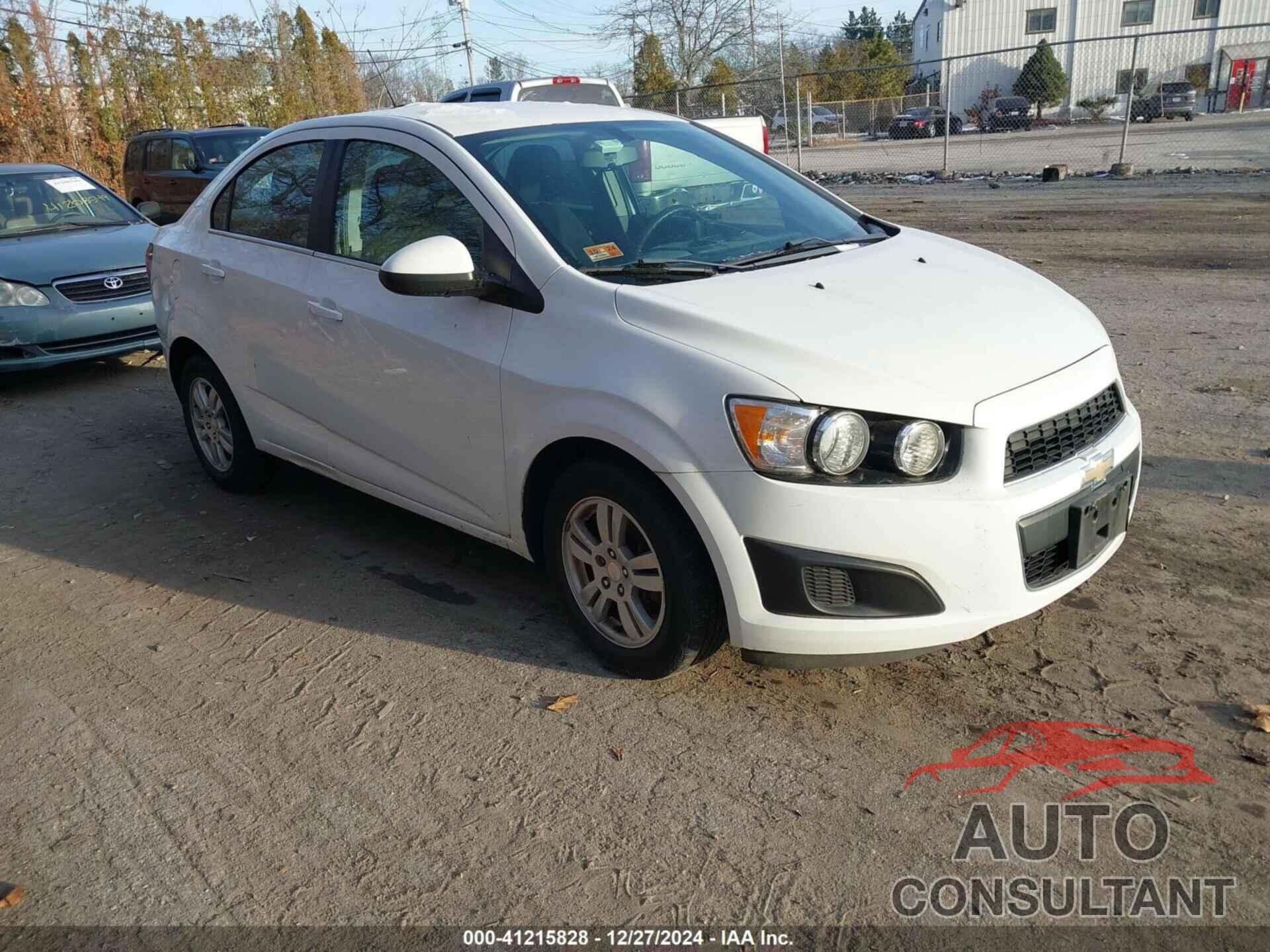 CHEVROLET SONIC 2015 - 1G1JC5SH1F4155520