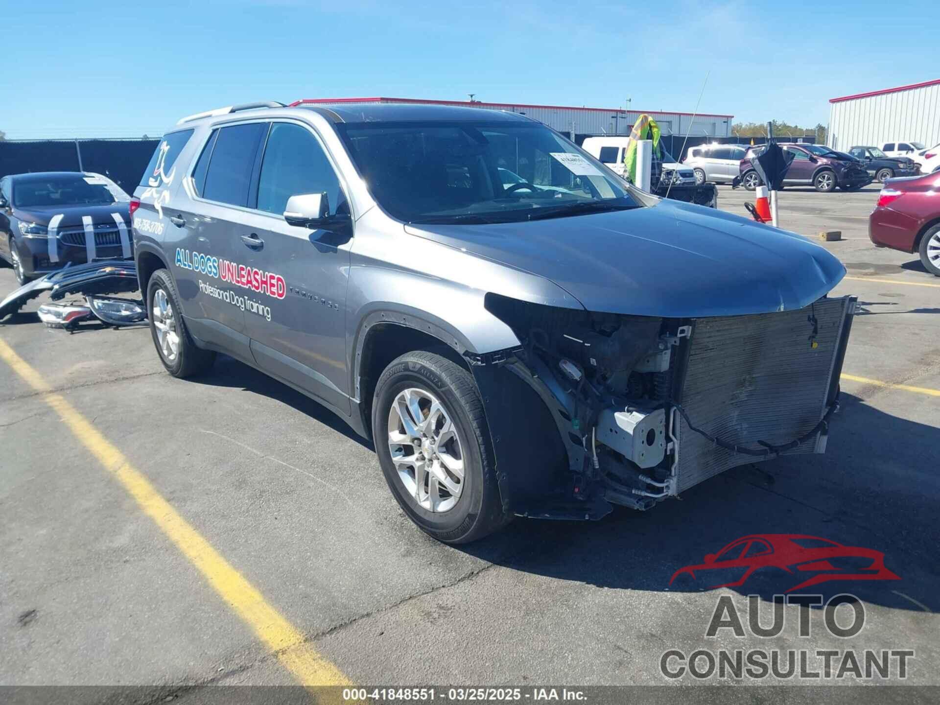 CHEVROLET TRAVERSE 2018 - 1GNEVGKW7JJ215007